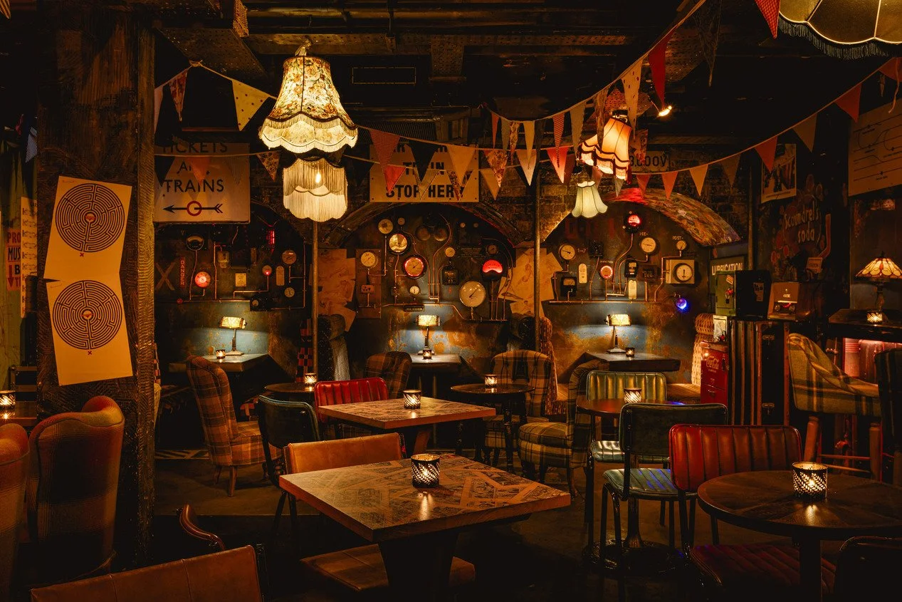 london-1940s-underground-station-immersive-events-film-photo-shoot-location-hire-carriage-table-lamps.jpg