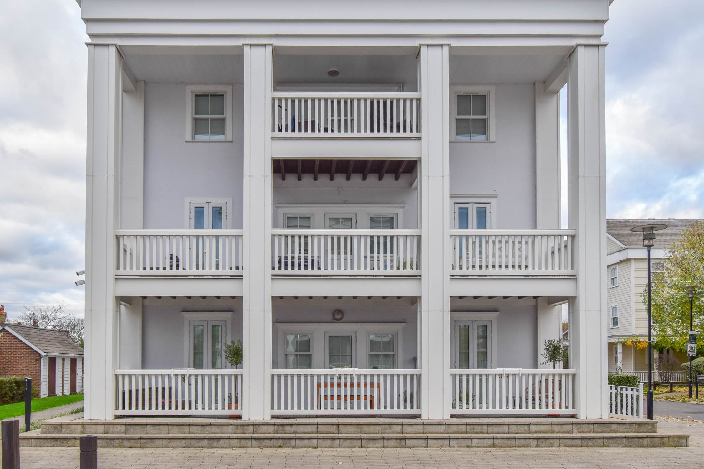 london-new-england-hamptons-american-film-photo-shoot-location-hire-balconies.jpg