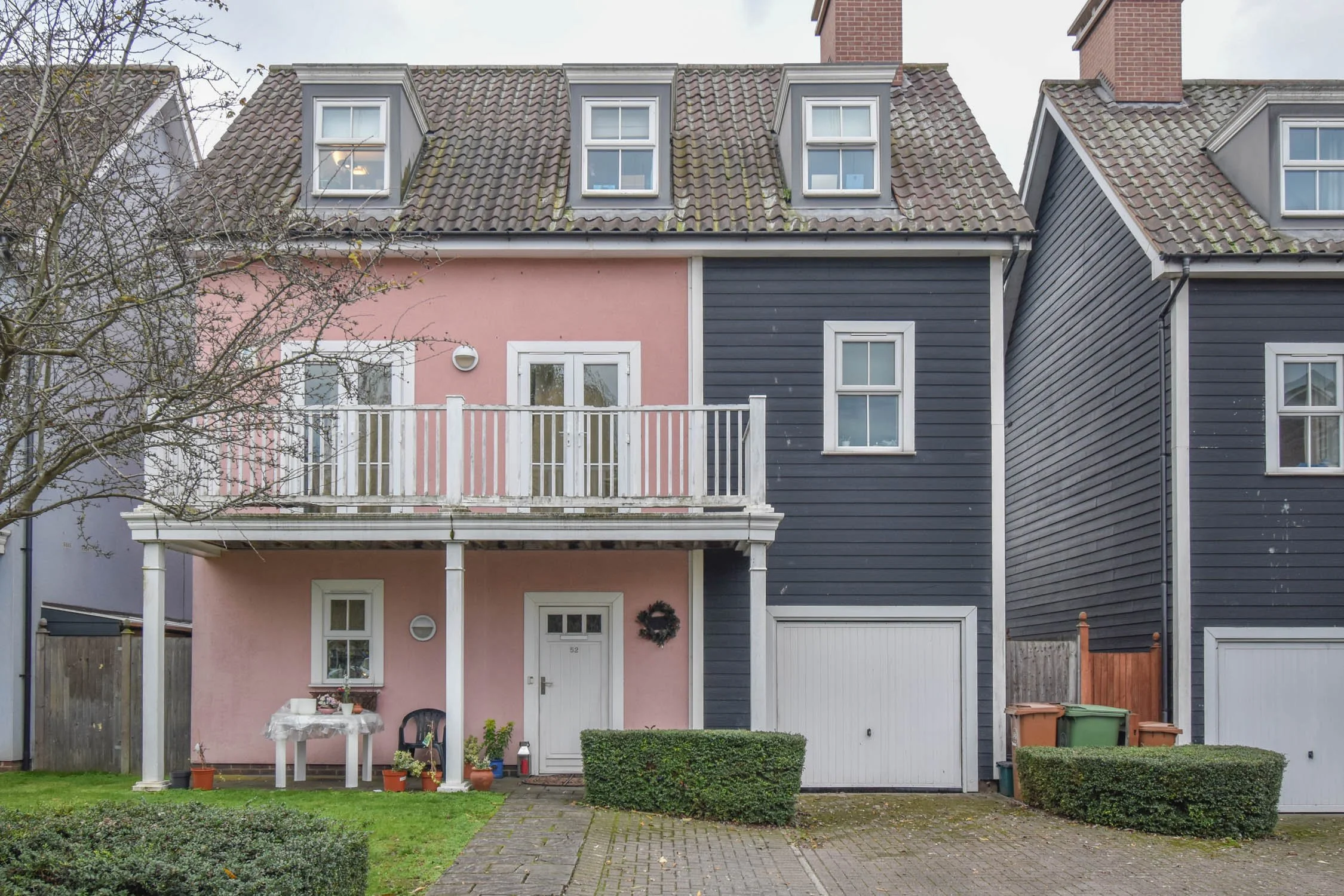 london-new-england-hamptons-american-film-photo-shoot-location-hire-pale-pink-weatherboard-house.jpg
