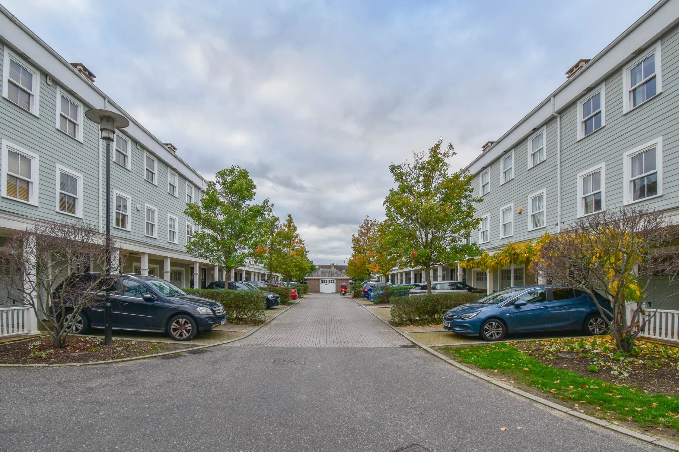 london-new-england-hamptons-american-film-photo-shoot-location-hire-terraced-rows-weatherboarded-houses.jpg