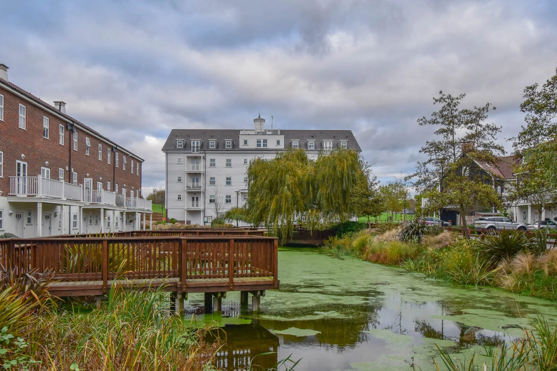 london-new-england-hamptons-american-film-photo-shoot-location-hire-timber-walkways.jpg