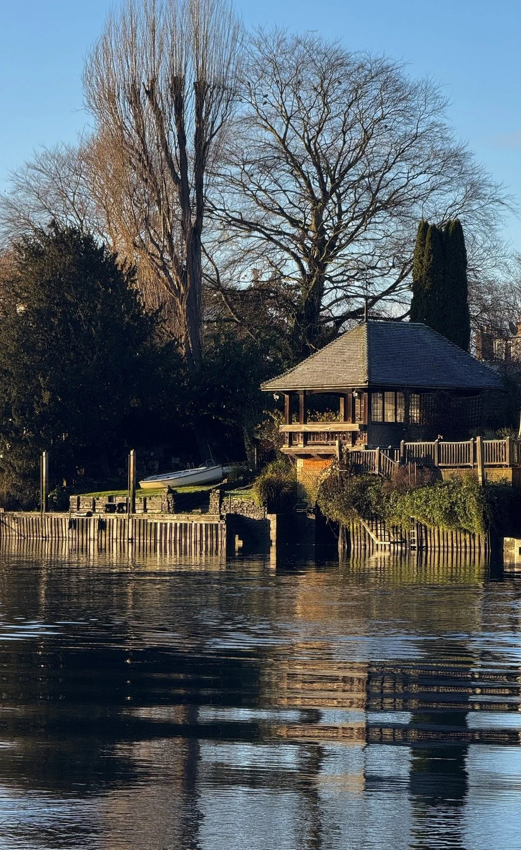 london-victorian-riverside-residence-film-photo-shoot-location-hire-boathouse.jpg