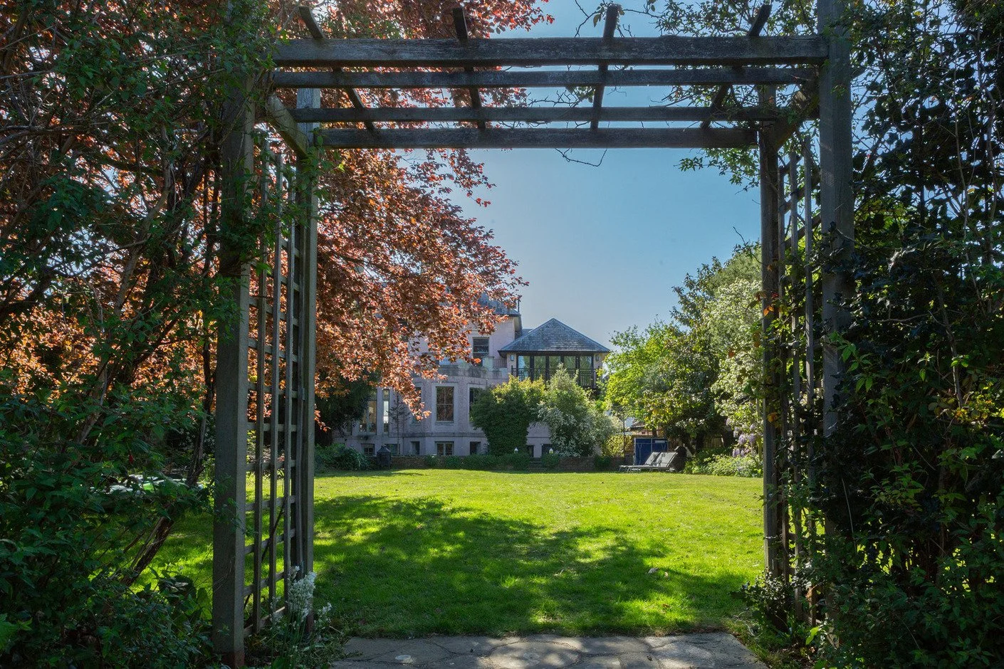 london-victorian-riverside-residence-film-photo-shoot-location-hire-garden-archway (1).jpg