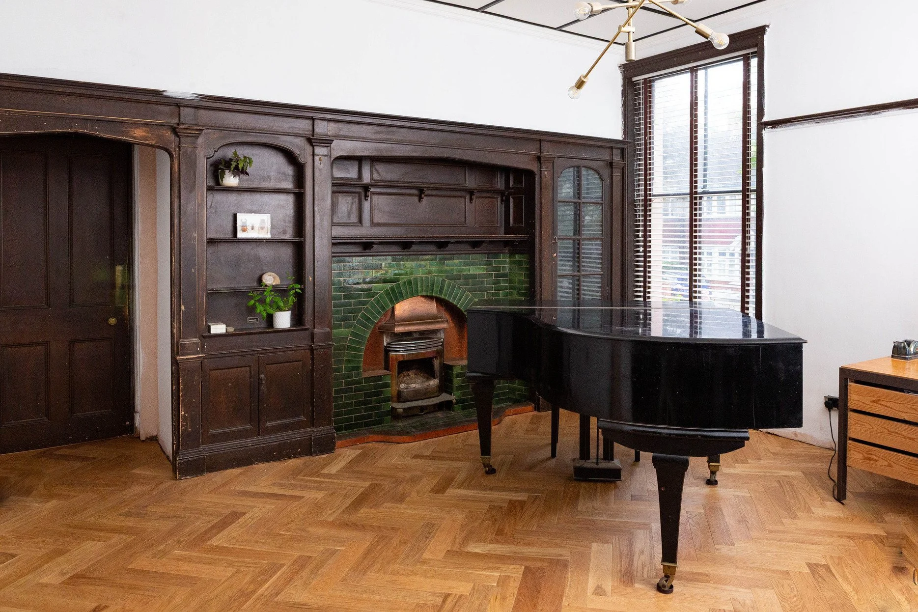 london-victorian-riverside-residence-film-photo-shoot-location-hire-grand-piano.jpg