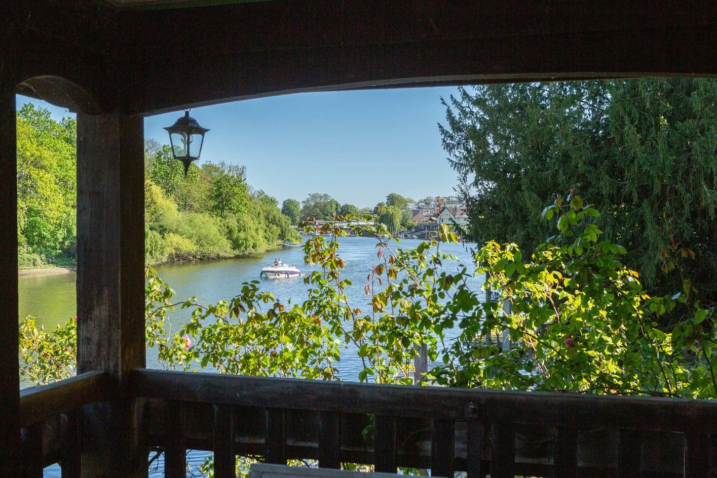 london-victorian-riverside-residence-film-photo-shoot-location-hire-thames-views (1).jpg