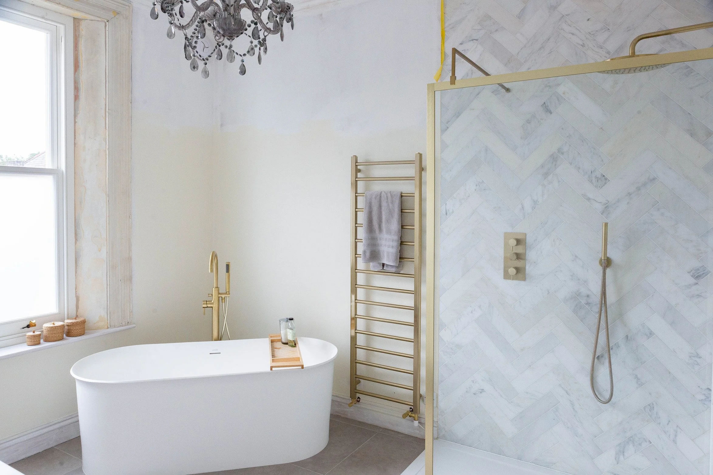 london-victorian-riverside-residence-film-photo-shoot-location-hire-white-bathroom-sink.jpg