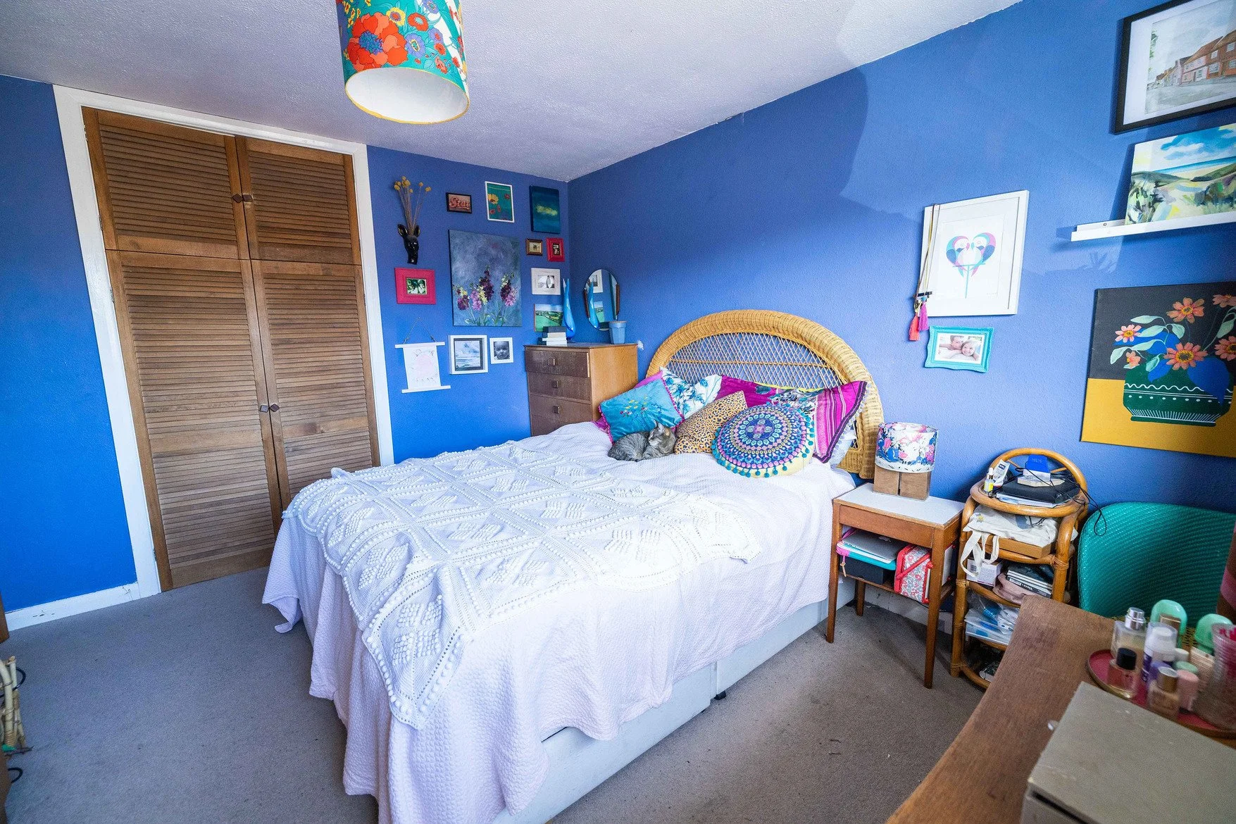 essex-1970s-suburban-house-retro-film-photo-shoot-location-hire-blue-bedroom.jpg