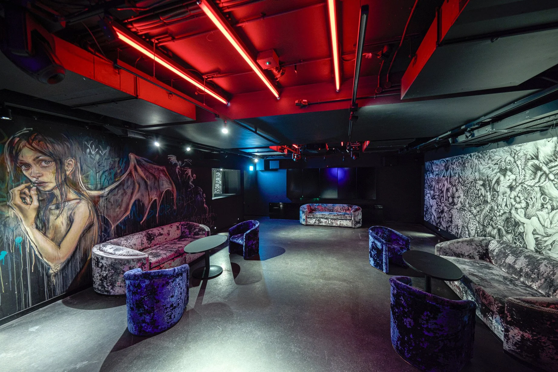 london-luxury-boutique-hotel-film-photo-shoot-event-location-hire-theatre-red-lights.jpg