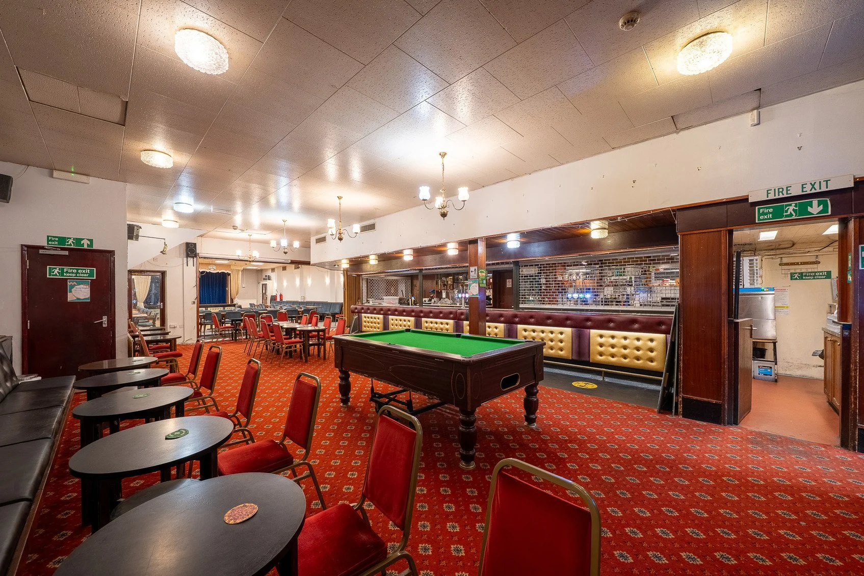 hire-a-london-1970s-traditional-working-mens-club-film-photo-shoot-event-location-bar-area.jpg
