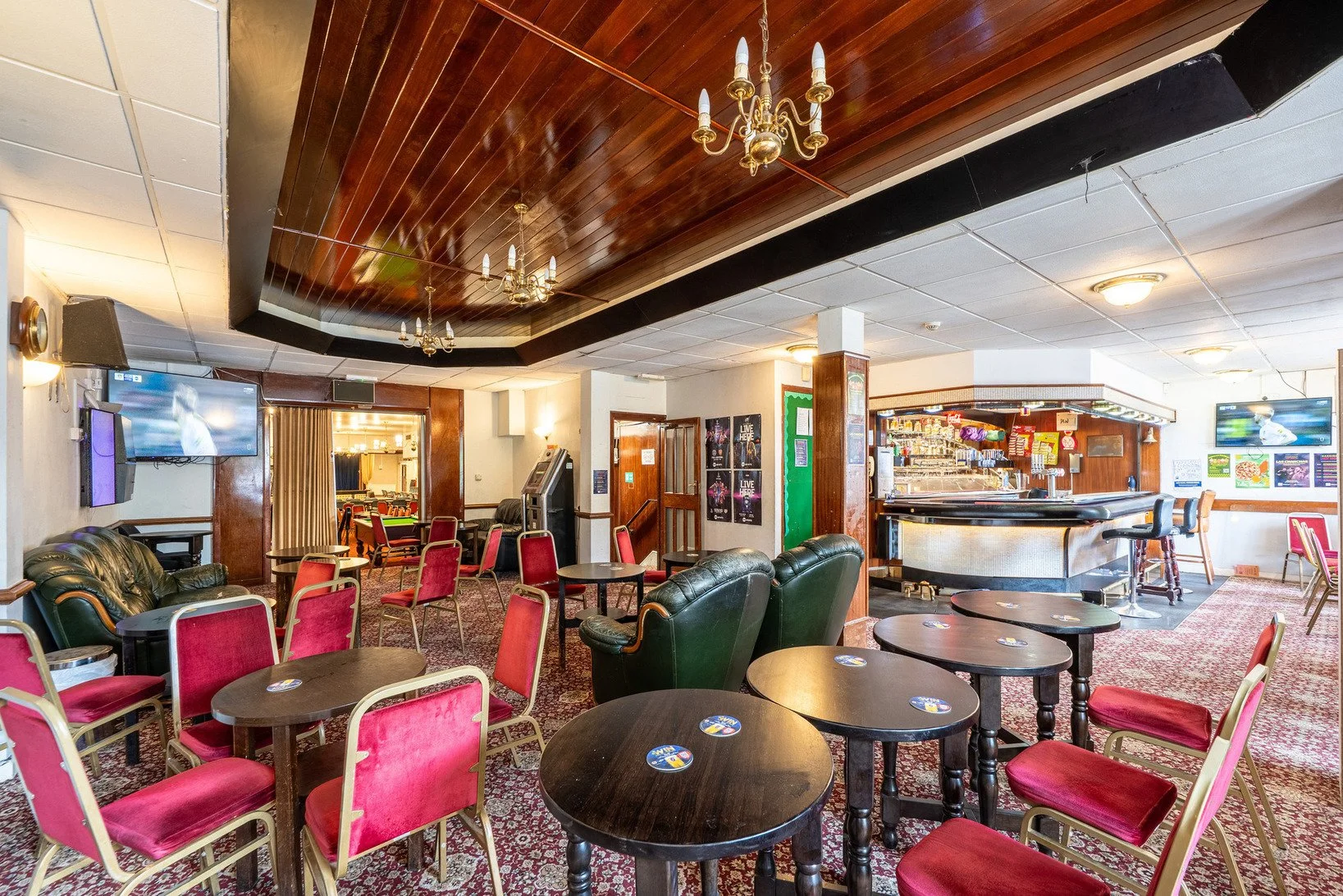 hire-a-london-1970s-traditional-working-mens-club-film-photo-shoot-event-location-lighting (1).jpg