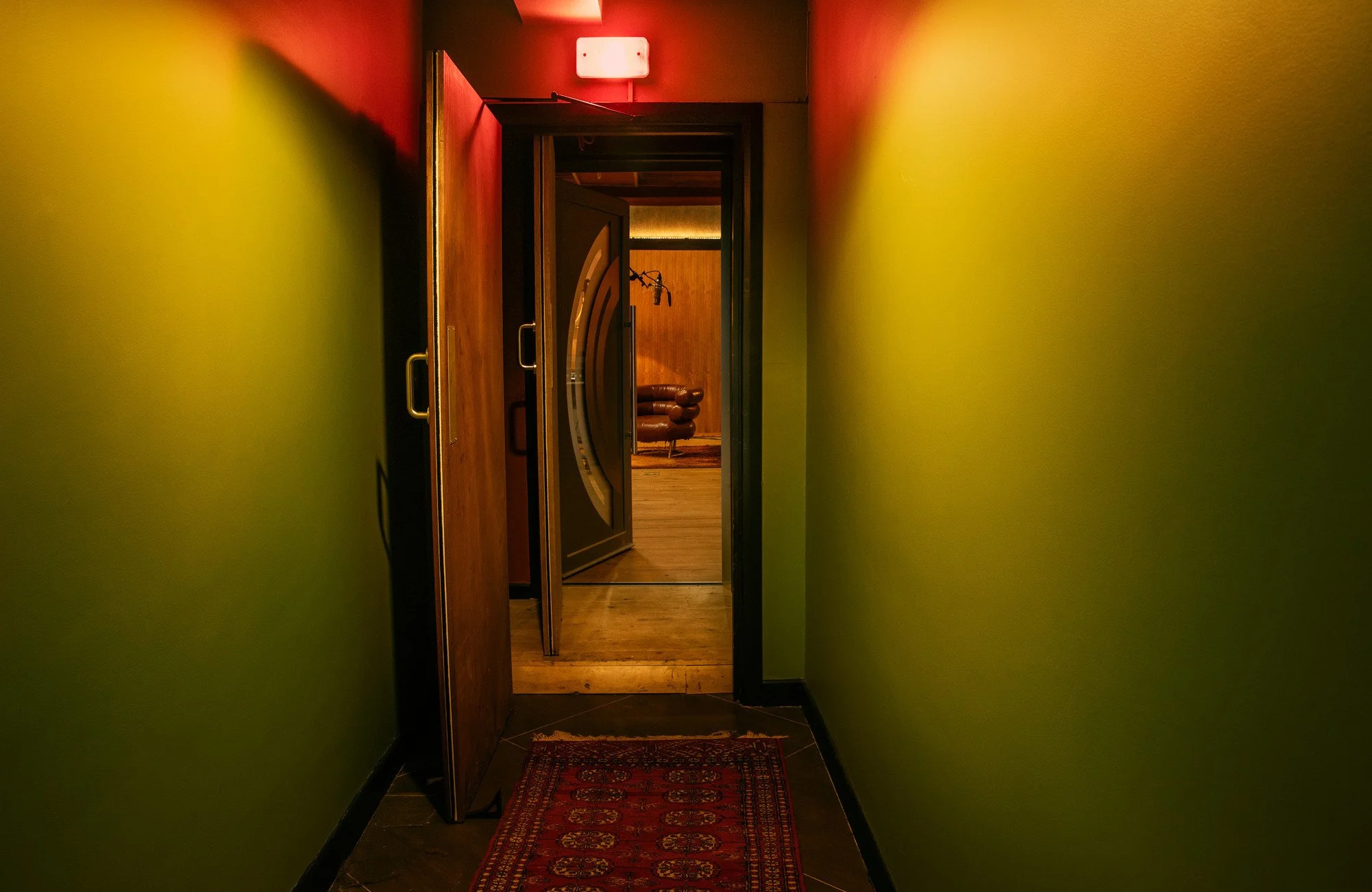 hire-a-london-professional-recording-studio-film-photo-shoot-location-corridor-red-emergency-light.jpg