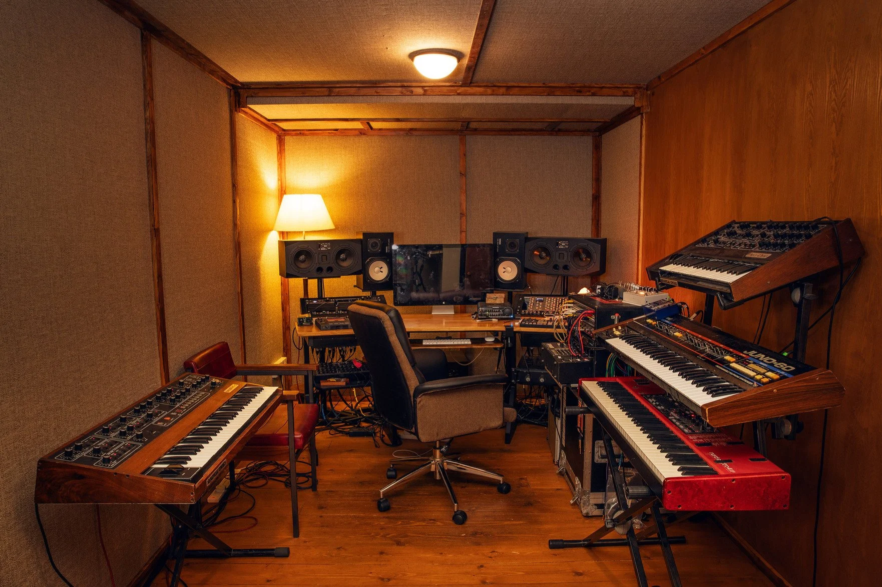 hire-a-london-professional-recording-studio-film-photo-shoot-location-mixing-decks.jpg
