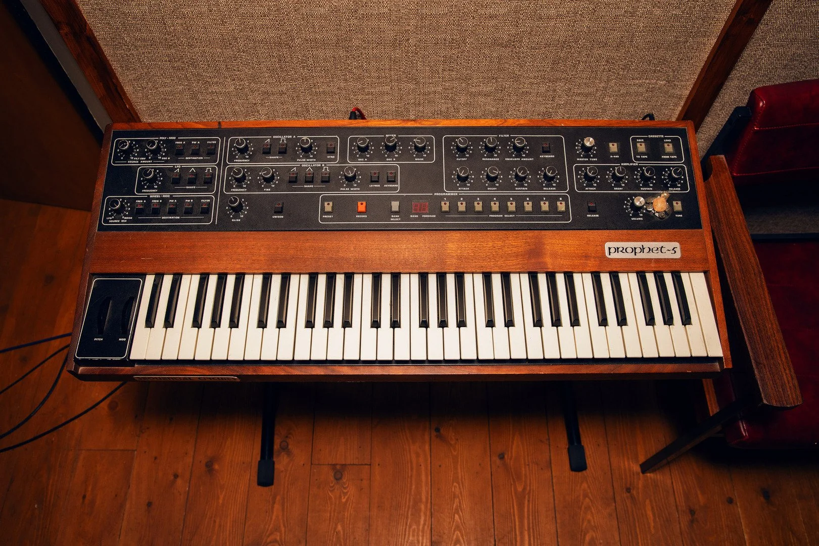 hire-a-london-professional-recording-studio-film-photo-shoot-location-keyboard-electronics.jpg