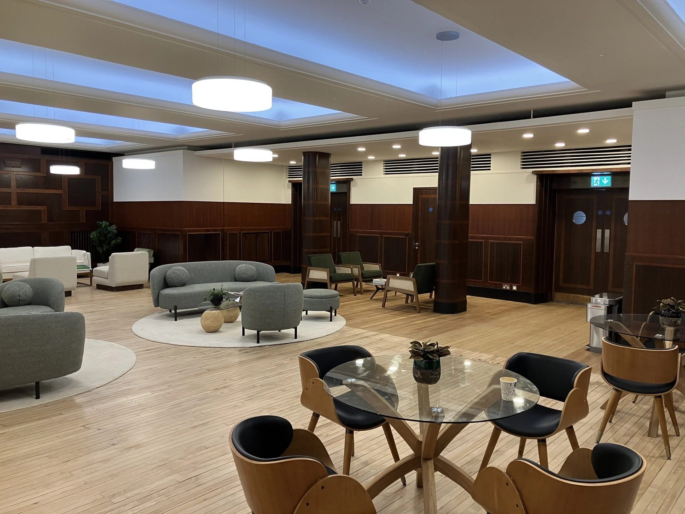hire-london-art-deco-town-hall-film-shoot-event-location-function-room-seating-circular-table (1).jpeg