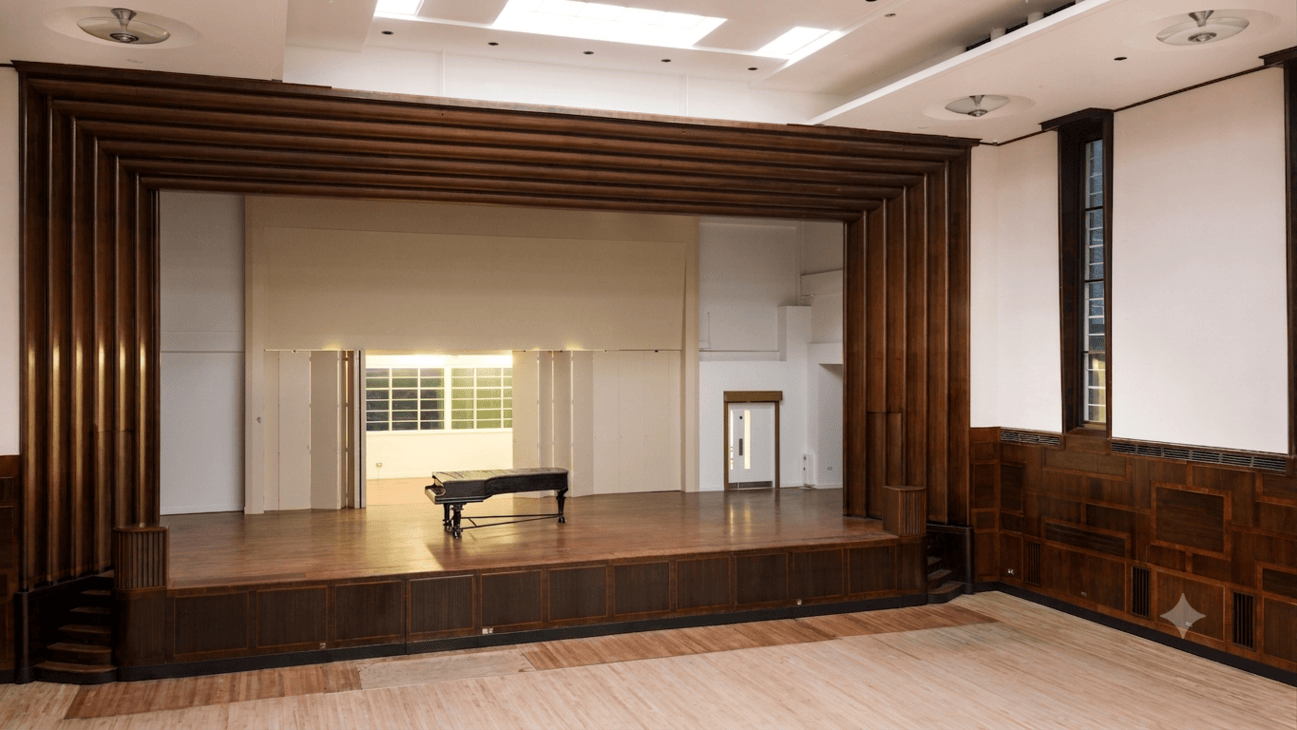 hire-london-art-deco-town-hall-film-shoot-event-location-assembly-hall.png