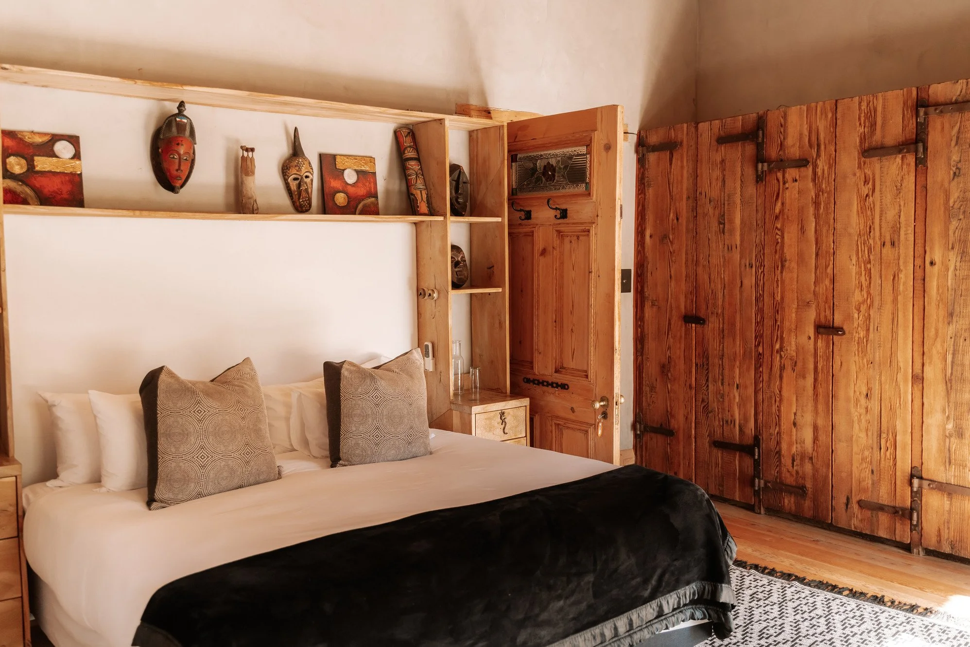 hire-cape-town-tropical-wonderland-private-estate-film-shoot-location-bedroom-shelving.jpg