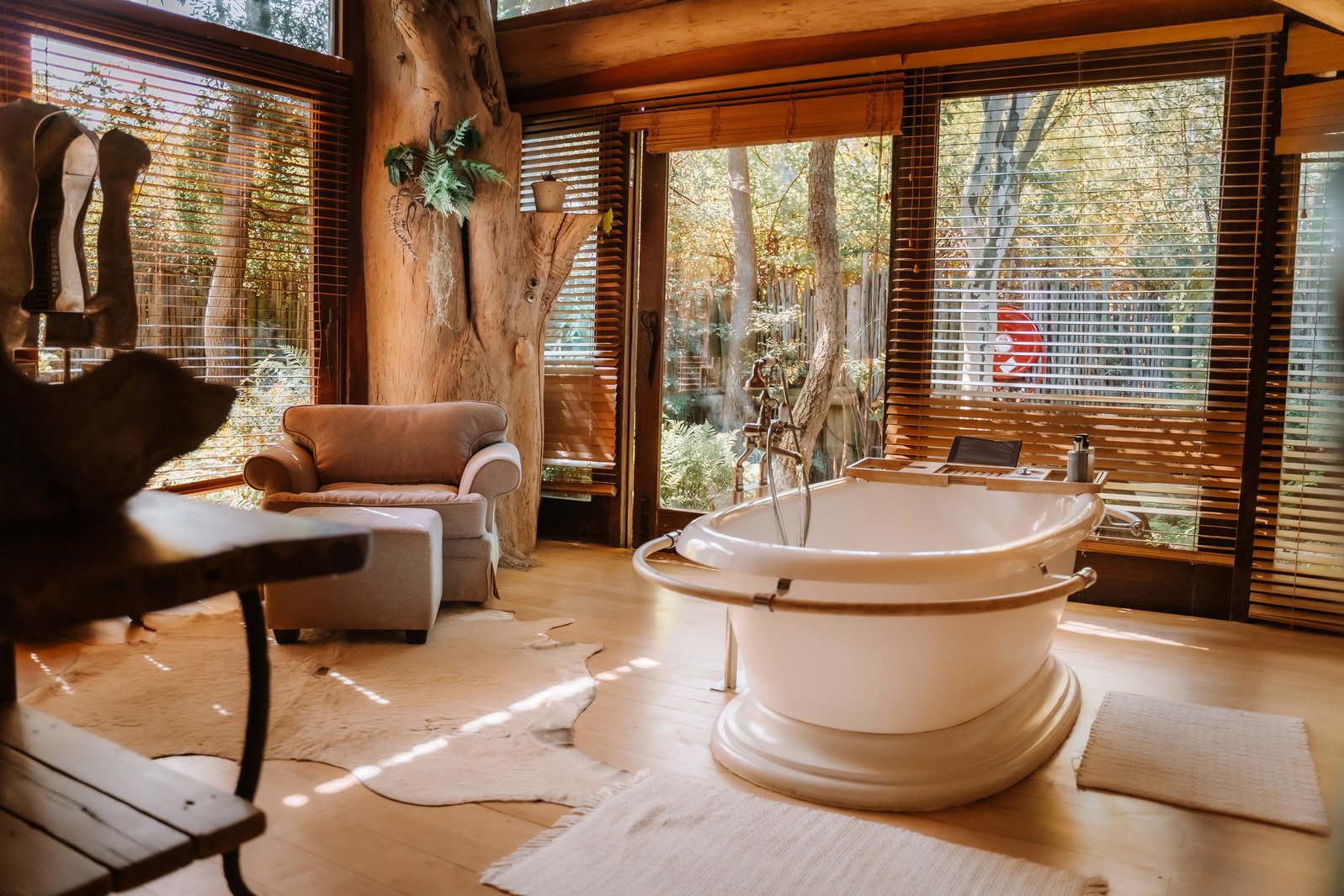 hire-cape-town-tropical-wonderland-private-estate-film-shoot-location-bedroom-freestanding-tub.jpg