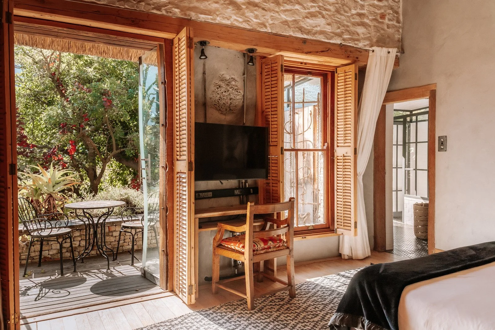 hire-cape-town-tropical-wonderland-private-estate-film-shoot-location-secluded-patio.jpg