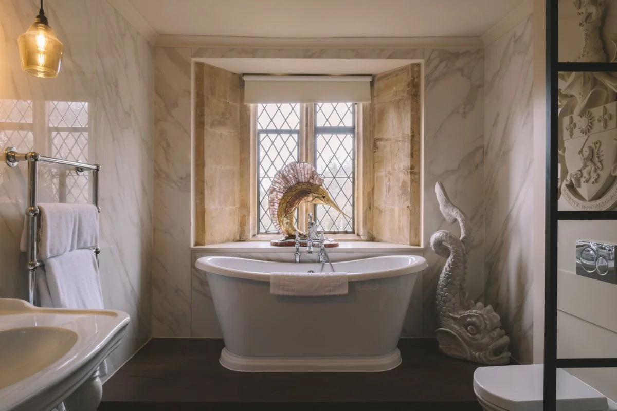 dorset-historic-tudor-regency-gothic-romance-estate-parkland-ensuite-bath-tub.jpg
