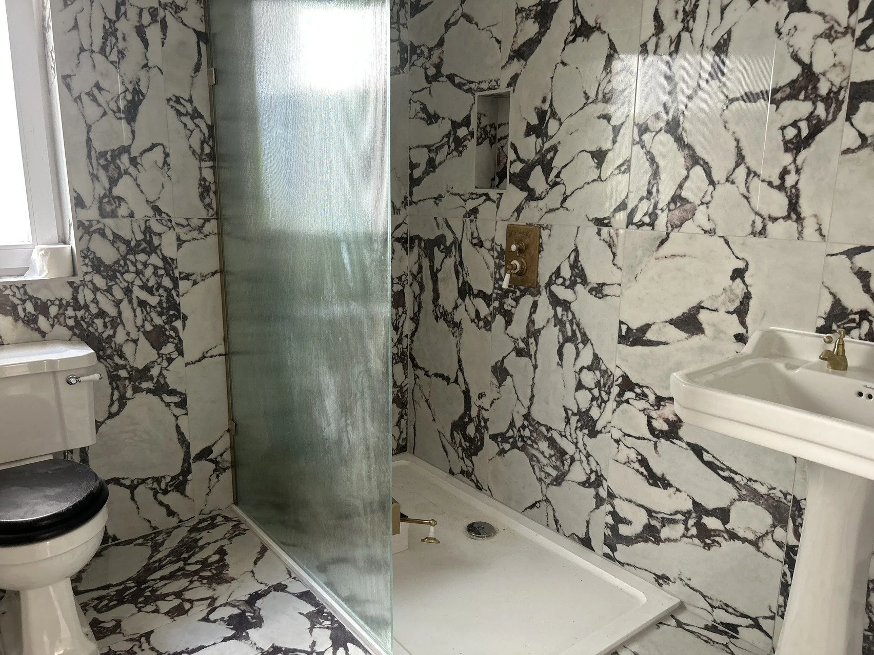 berkshire-historic-1930s-art-deco-modernist-estate-parkland-marble-shower-room.jpg