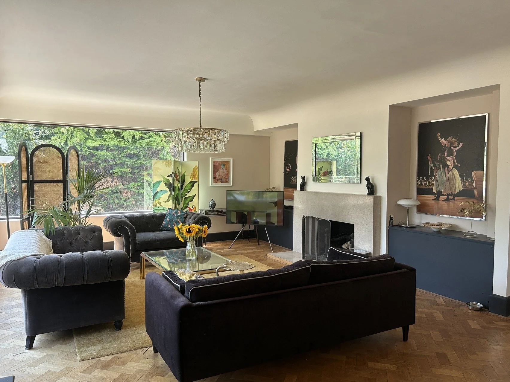 berkshire-historic-1930s-art-deco-modernist-estate-parkland-sofas.jpg