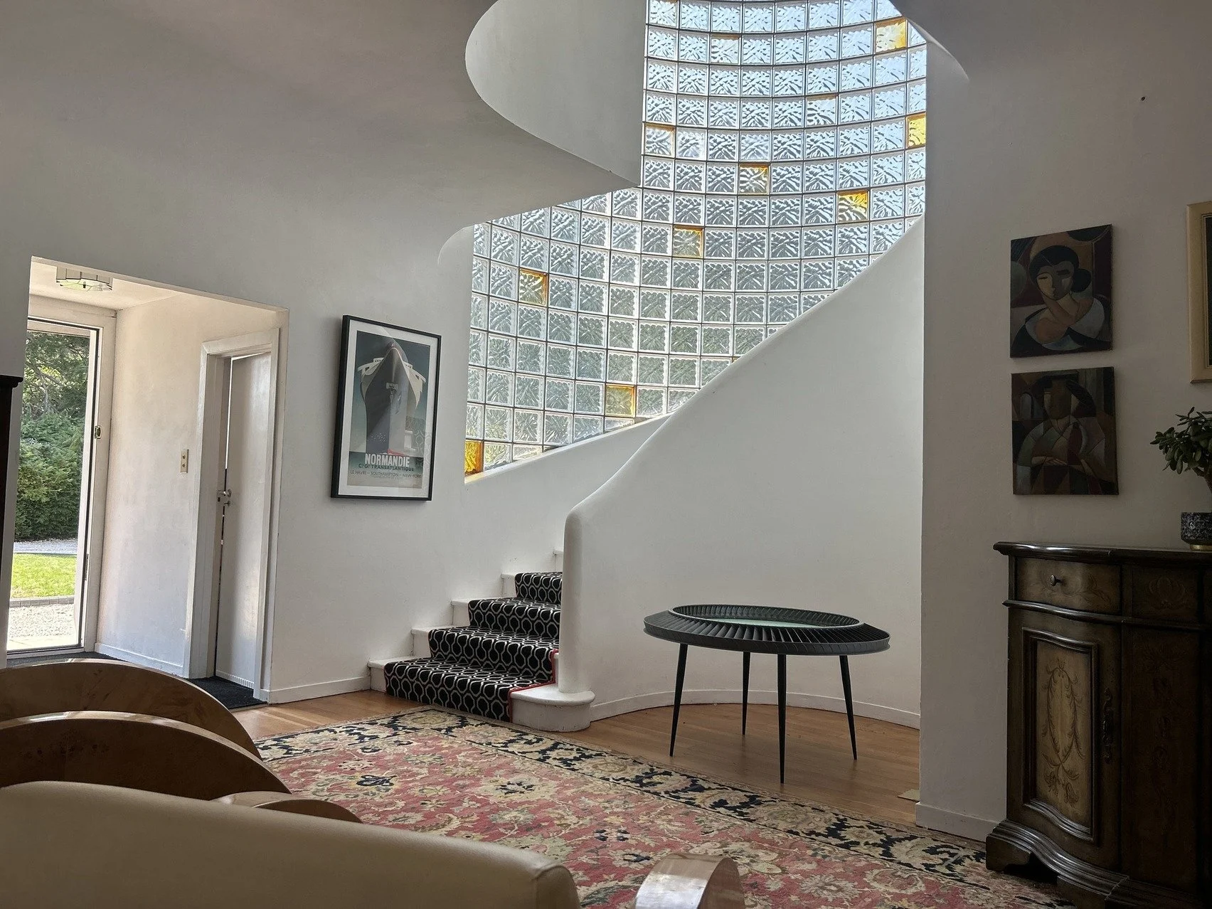 berkshire-historic-1930s-art-deco-modernist-estate-parkland-stairwell.jpg