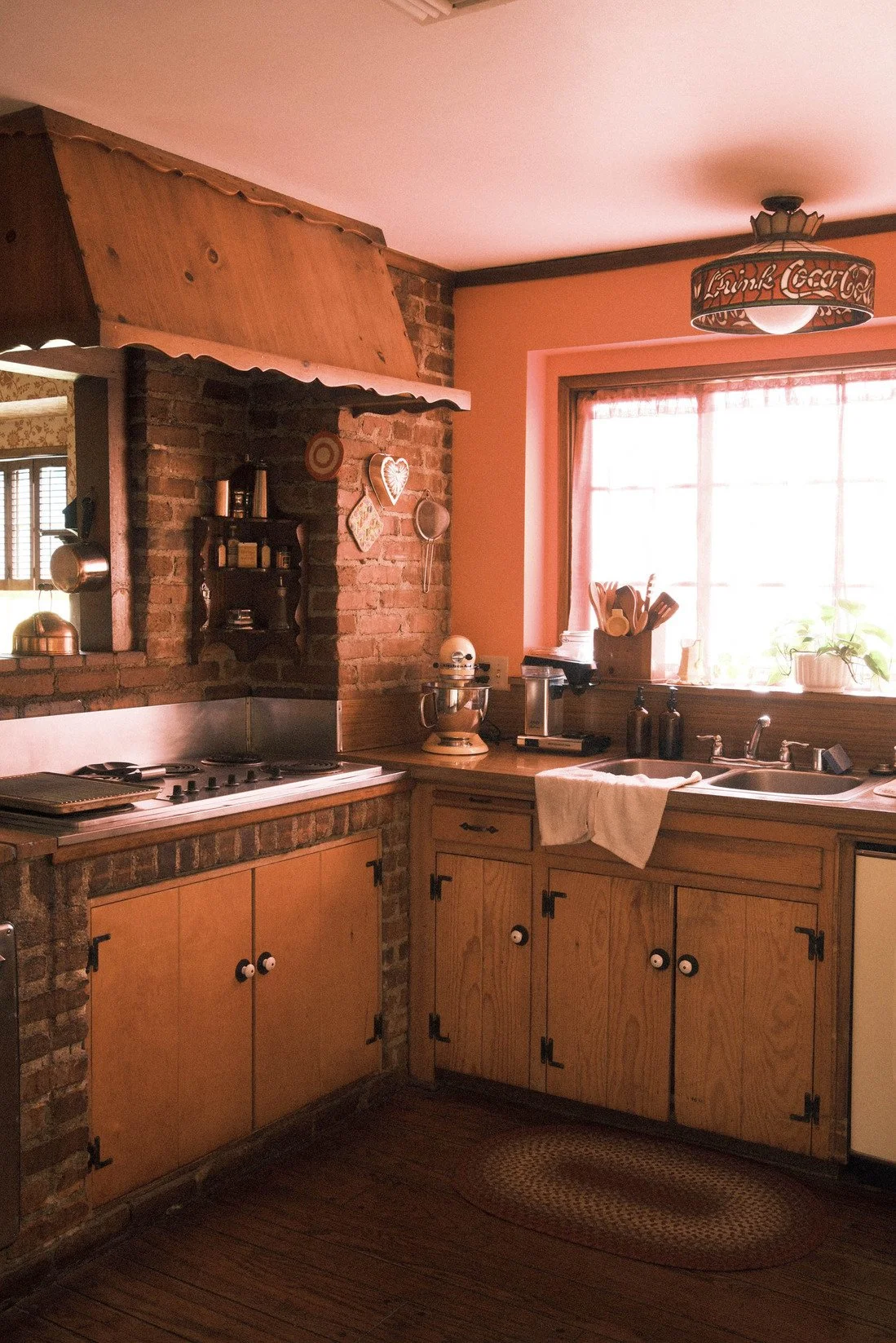 san-fernando-valley-los-angeles-1940s-mid-century-ranch-location-house-kitchen-window.jpg