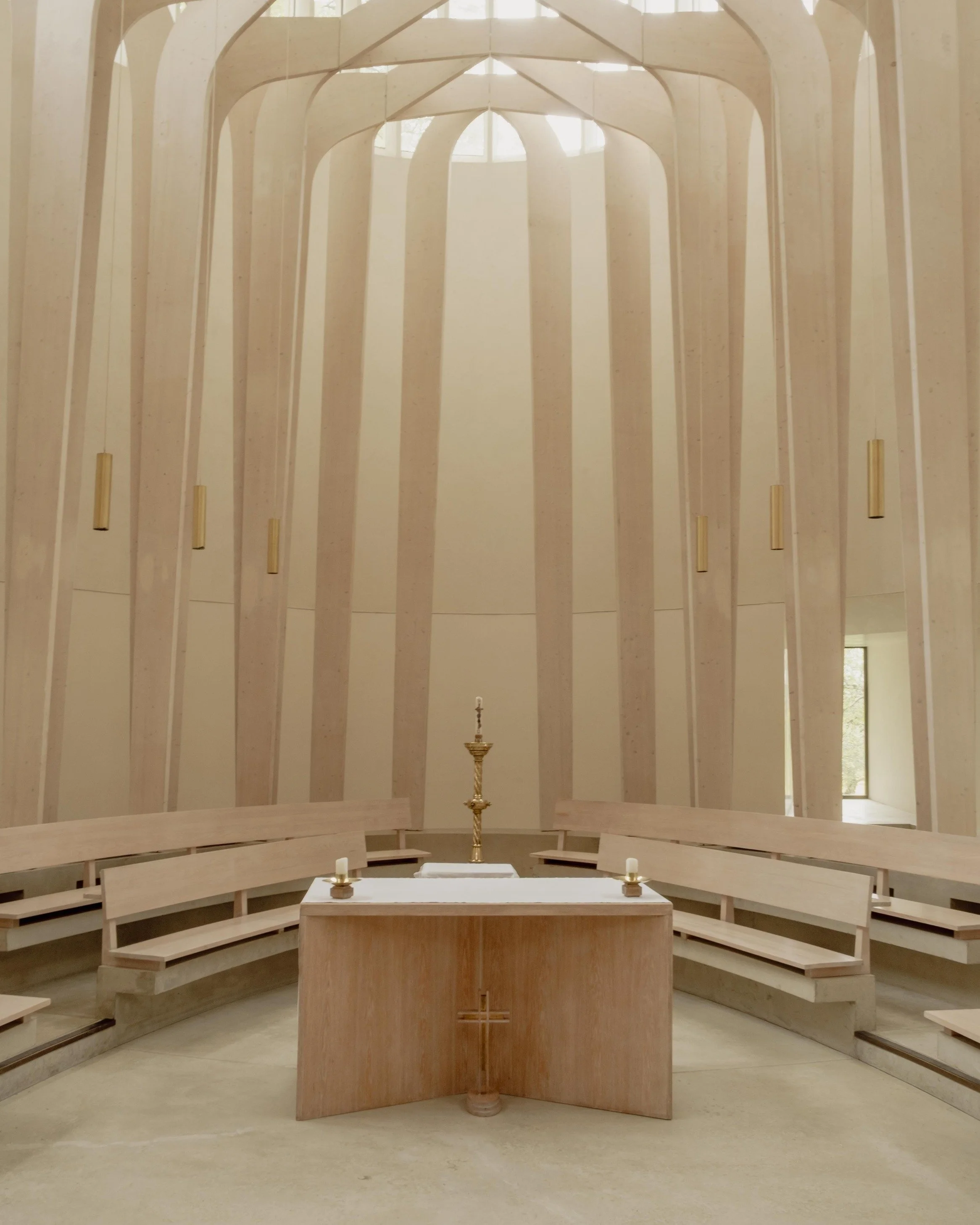 oxford-contemporary-pale-limestone-chapel-filming-photography-events-lattice-doorway.jpg