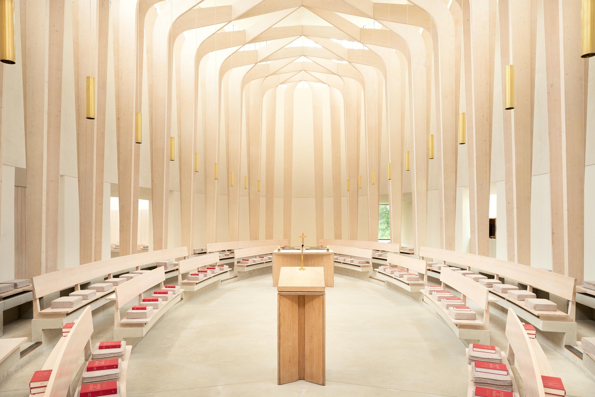 oxford-contemporary-pale-limestone-chapel-filming-photography-events-lecturn-pews.jpg
