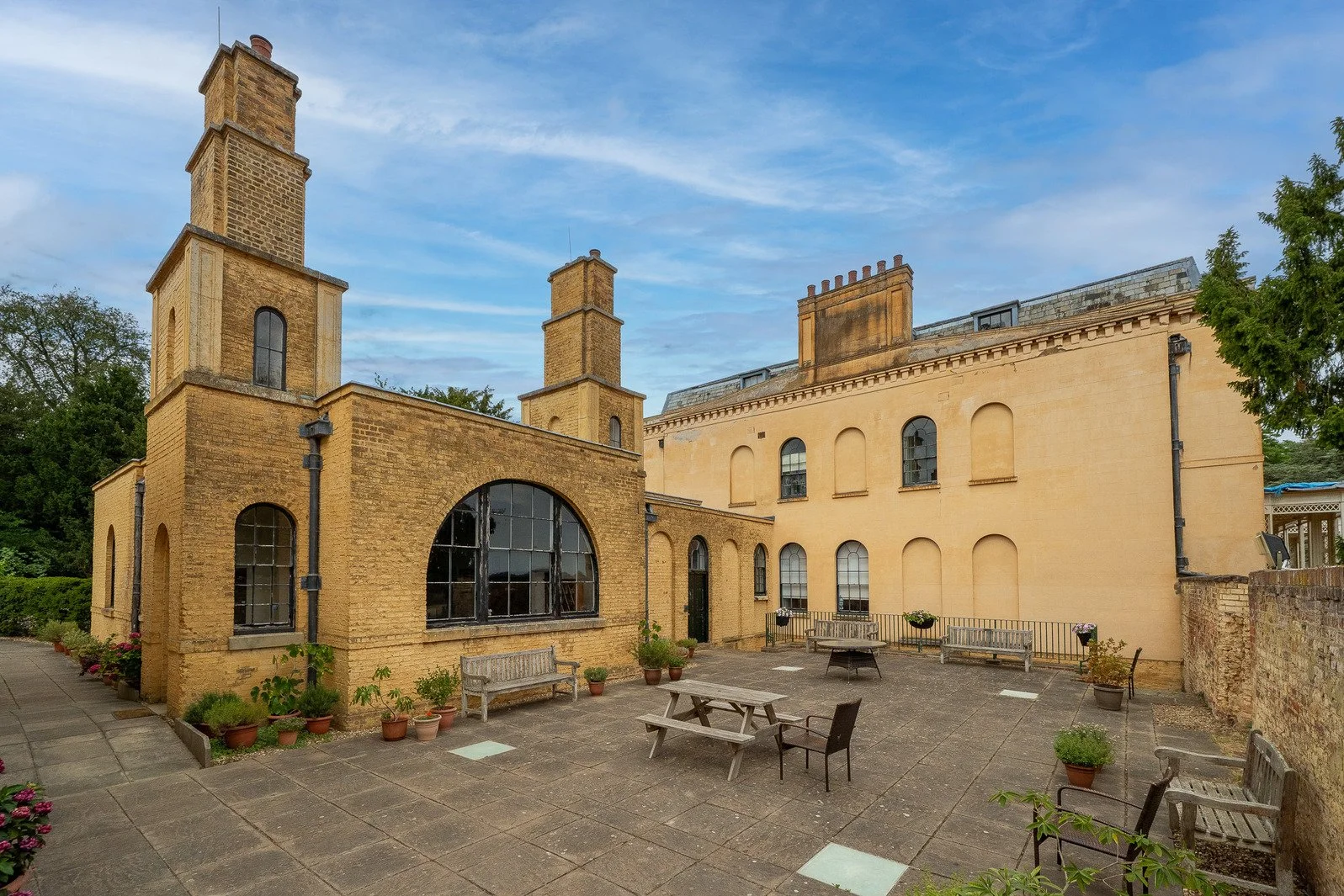 georgian-country-house-bedfordshire-filming-photography-events-location-courtyard.jpg