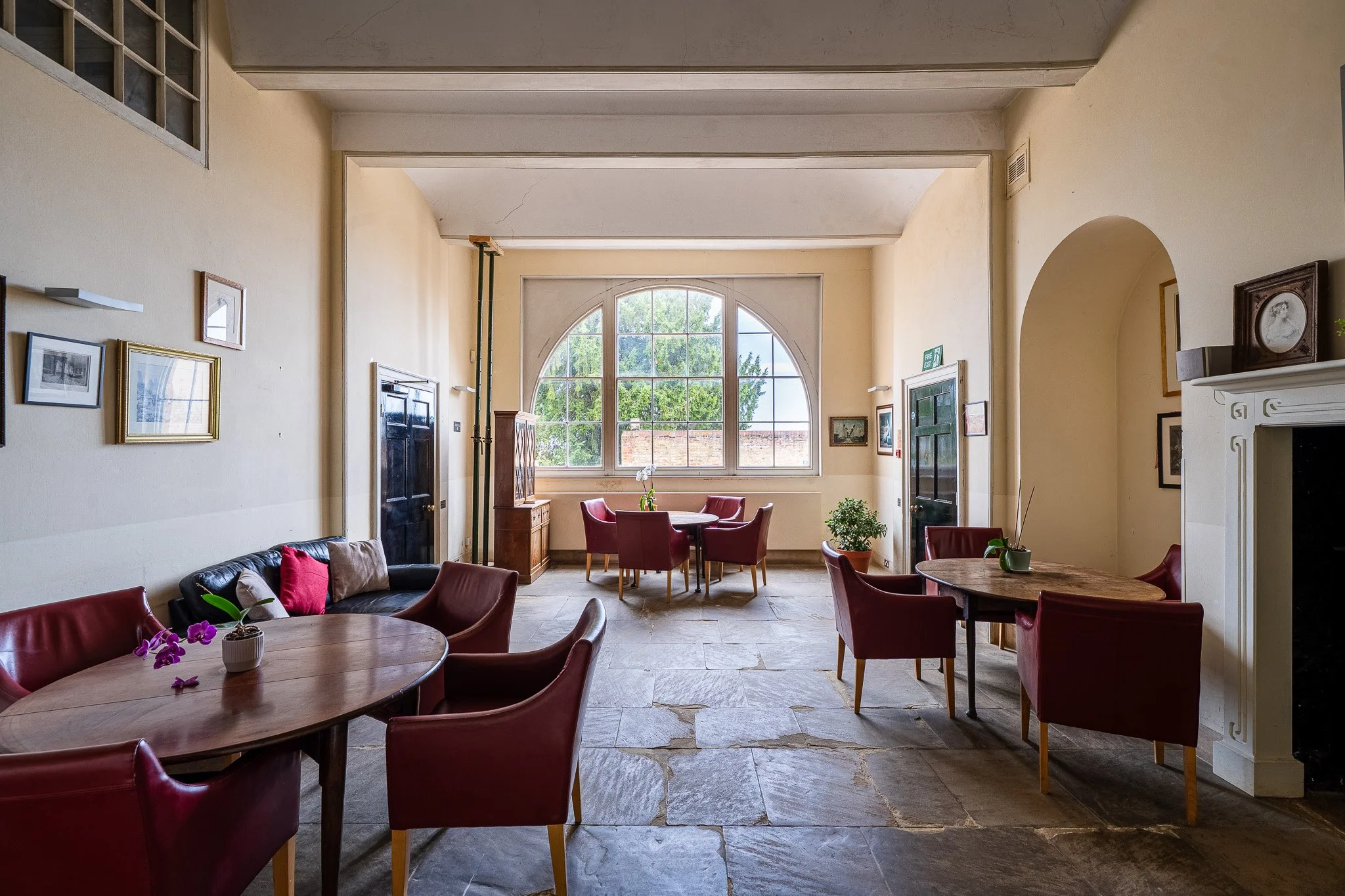 georgian-country-house-bedfordshire-filming-photography-events-location-round-tables.jpg