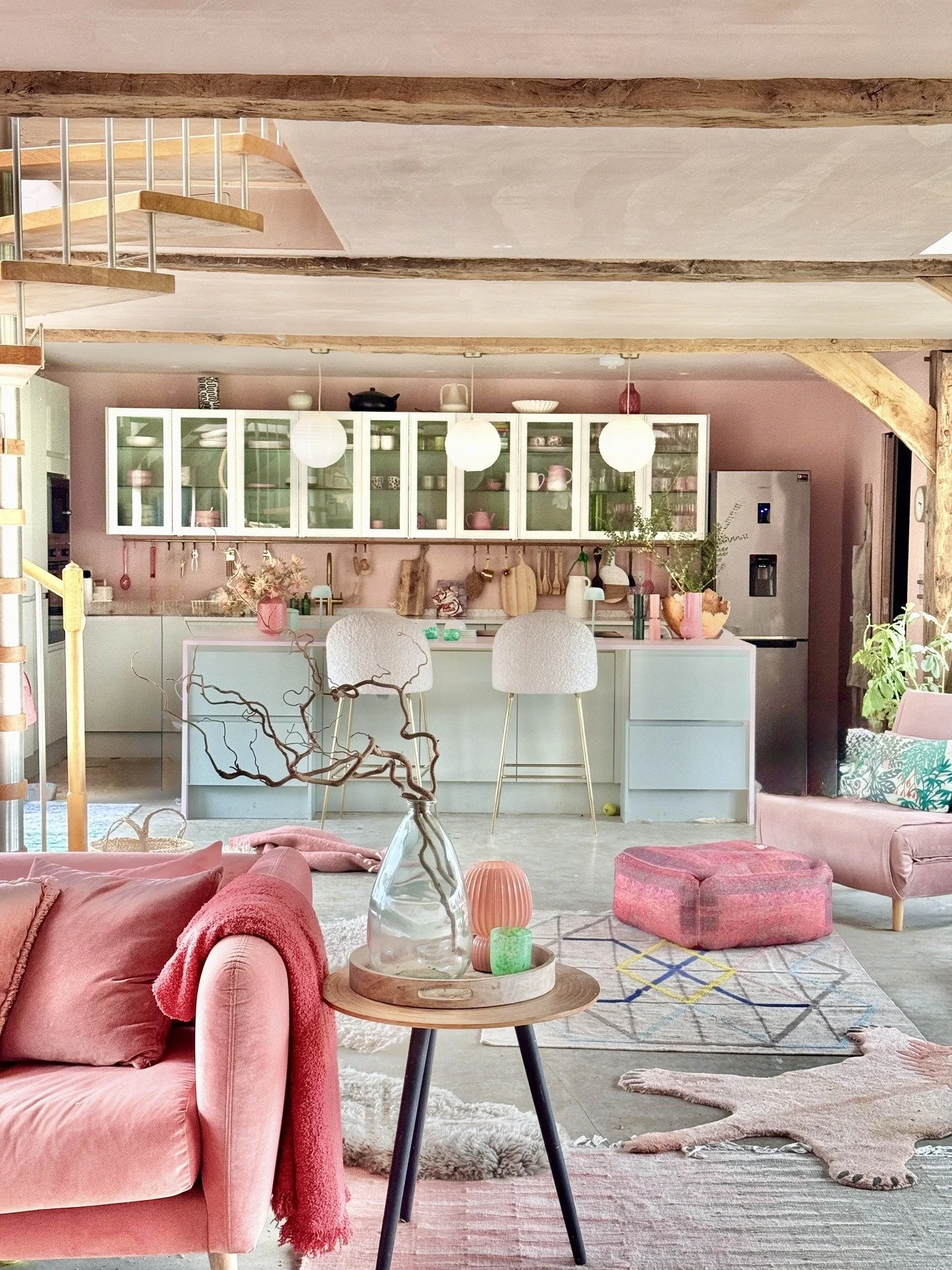 east-sussex-kitsch-country-estate-oast-house-filming-photography-location-breakfast-bar.jpg