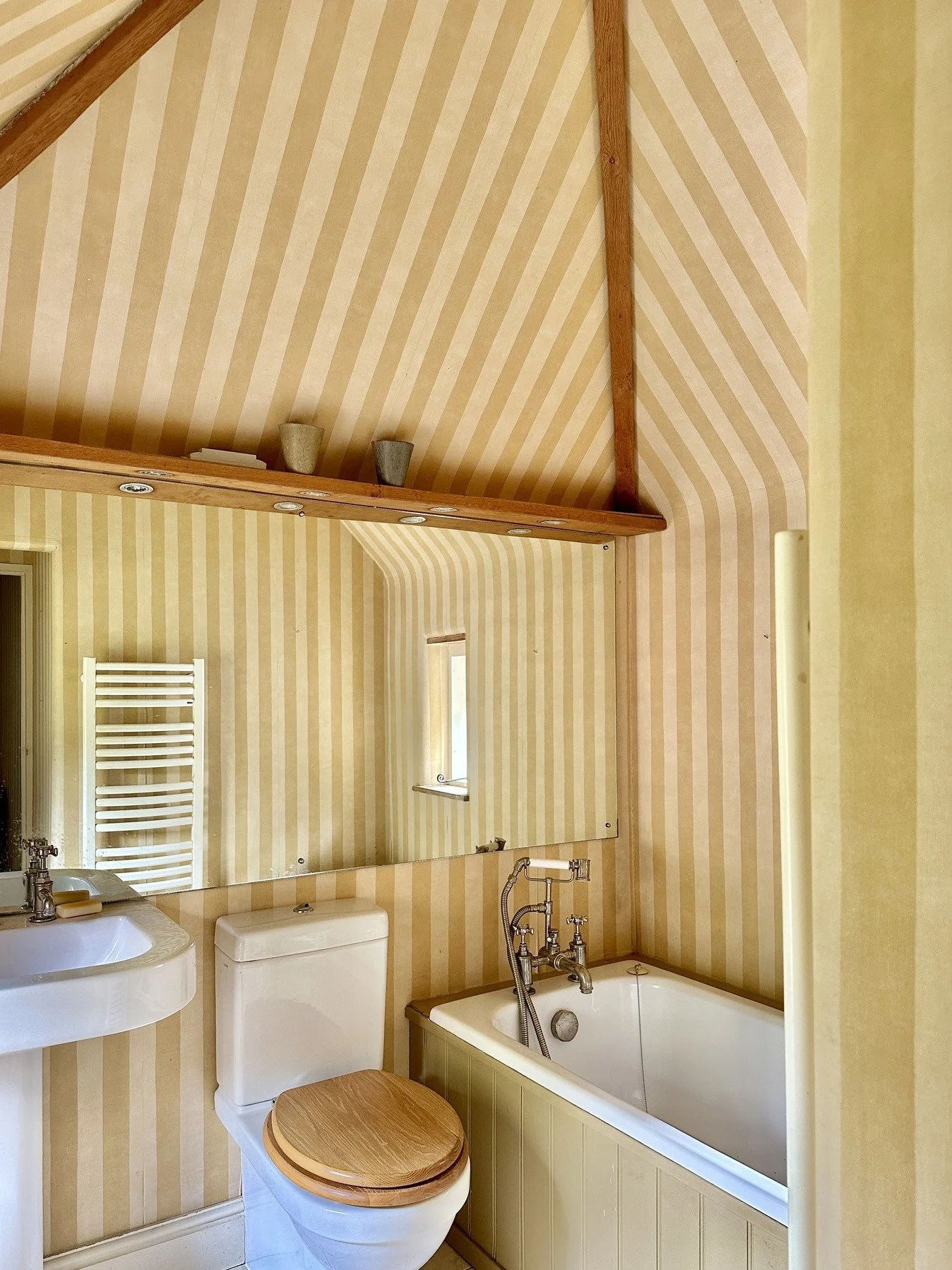 east-sussex-kitsch-country-estate-oast-house-filming-photography-location-ceiling-beams.jpg