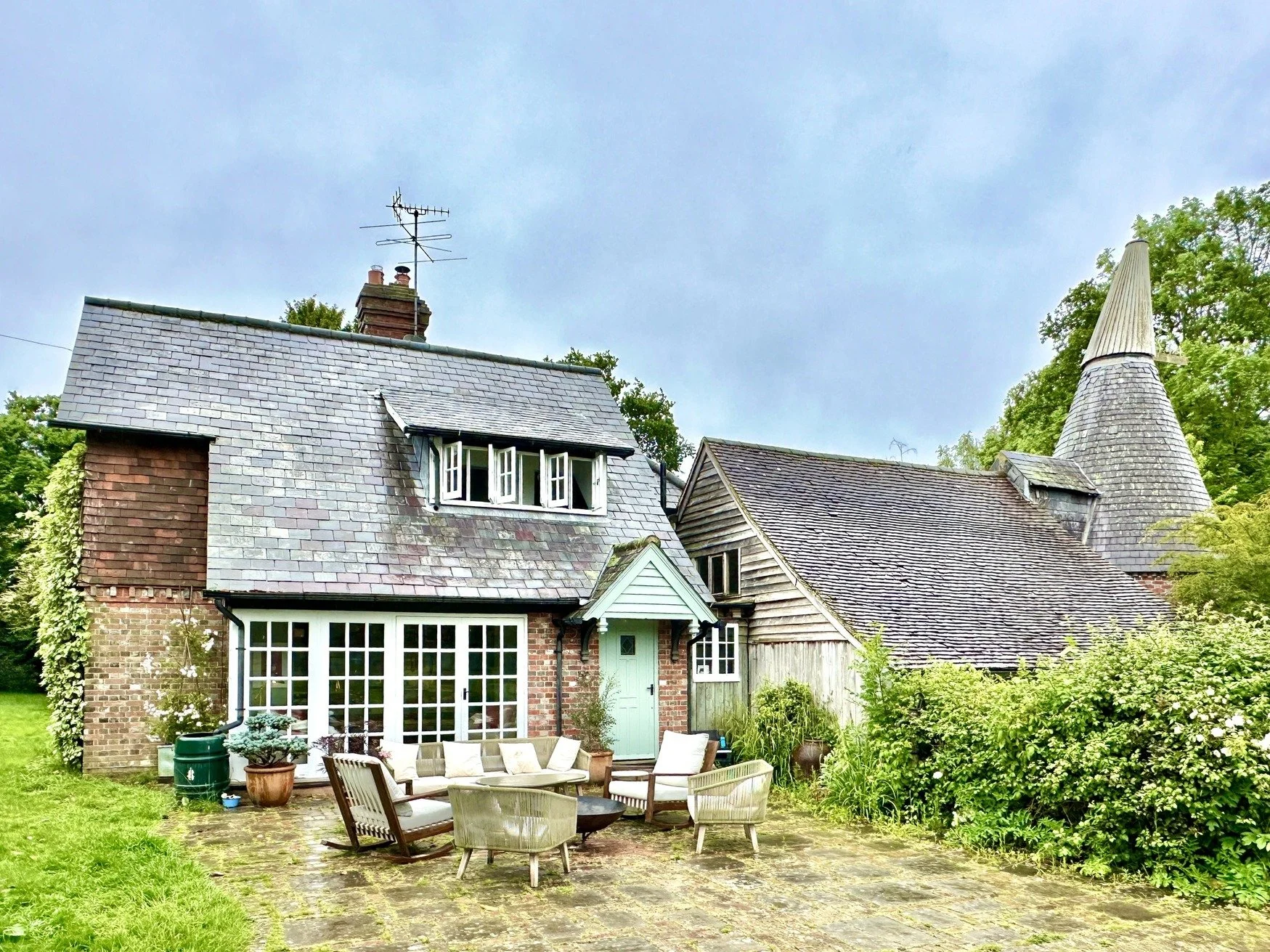 east-sussex-kitsch-country-estate-oast-house-filming-photography-location-facade-patio.jpg