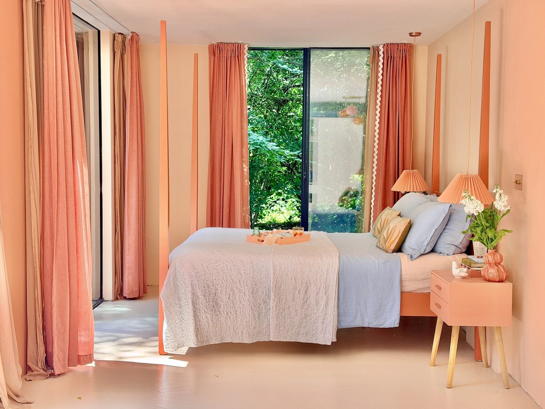 east-sussex-kitsch-country-estate-oast-house-filming-photography-location-orange-bedroom.jpg