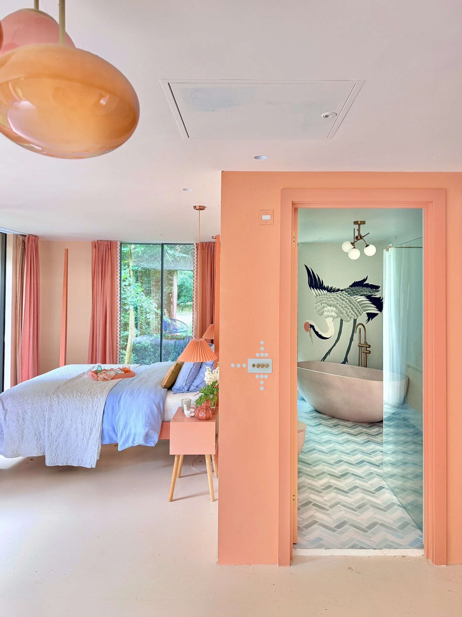 east-sussex-kitsch-country-estate-oast-house-filming-photography-location-orange-en-suite.jpg