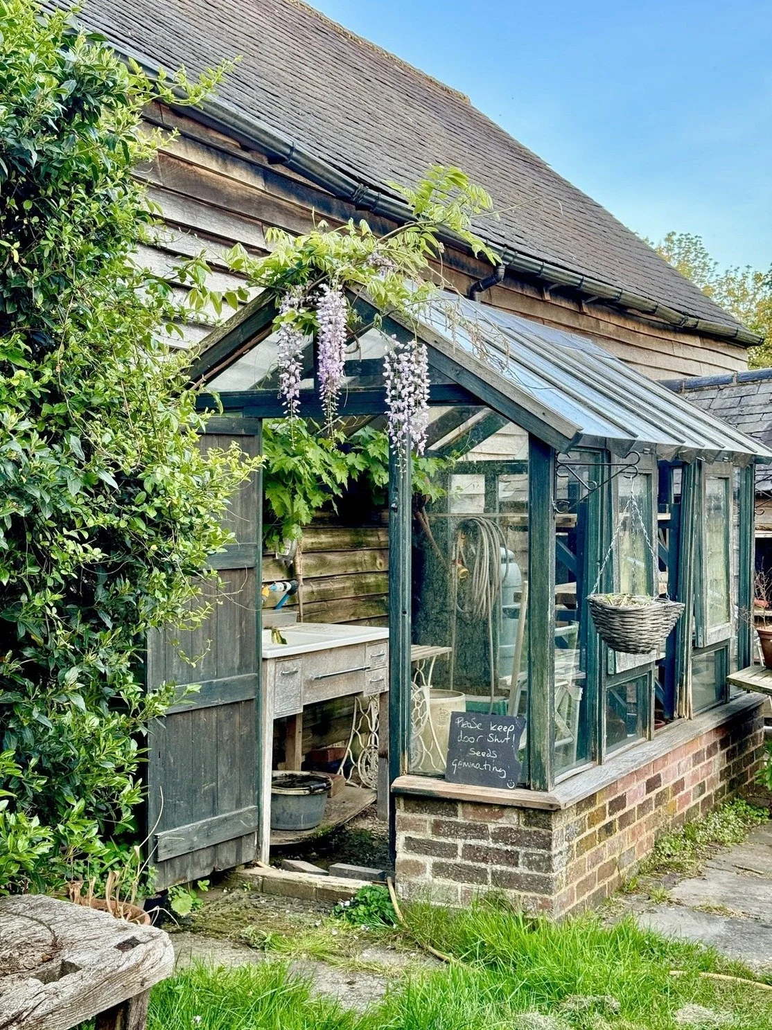 east-sussex-kitsch-country-estate-oast-house-filming-photography-location-outhouse.jpg
