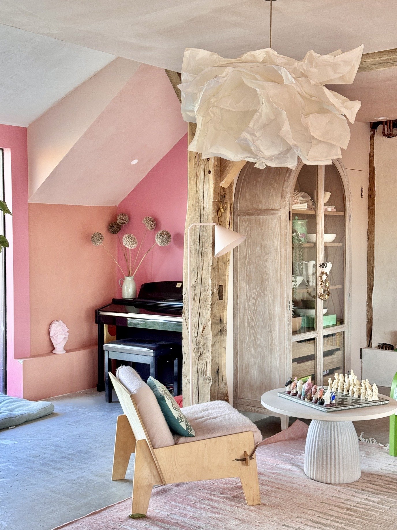 east-sussex-kitsch-country-estate-oast-house-filming-photography-location-pink-alcove-piano.jpg