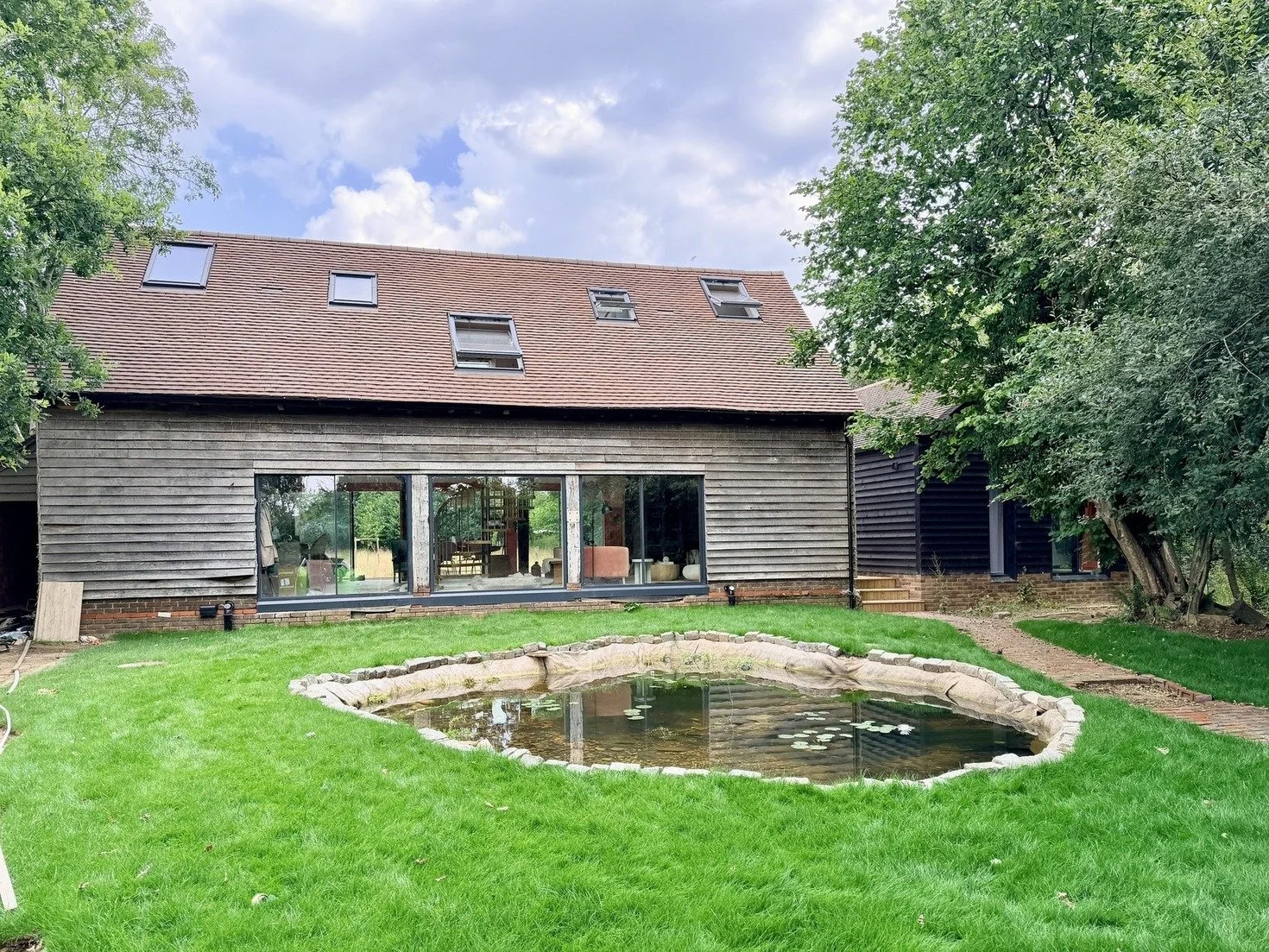east-sussex-kitsch-country-estate-oast-house-filming-photography-location-pond.jpg