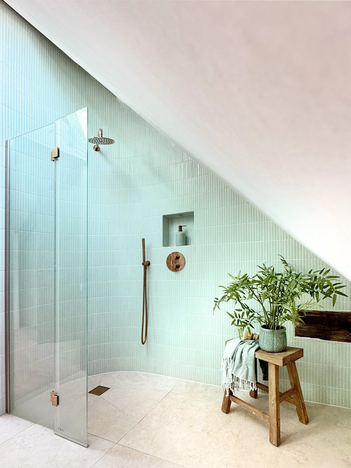 east-sussex-kitsch-country-estate-oast-house-filming-photography-location-shower.jpg