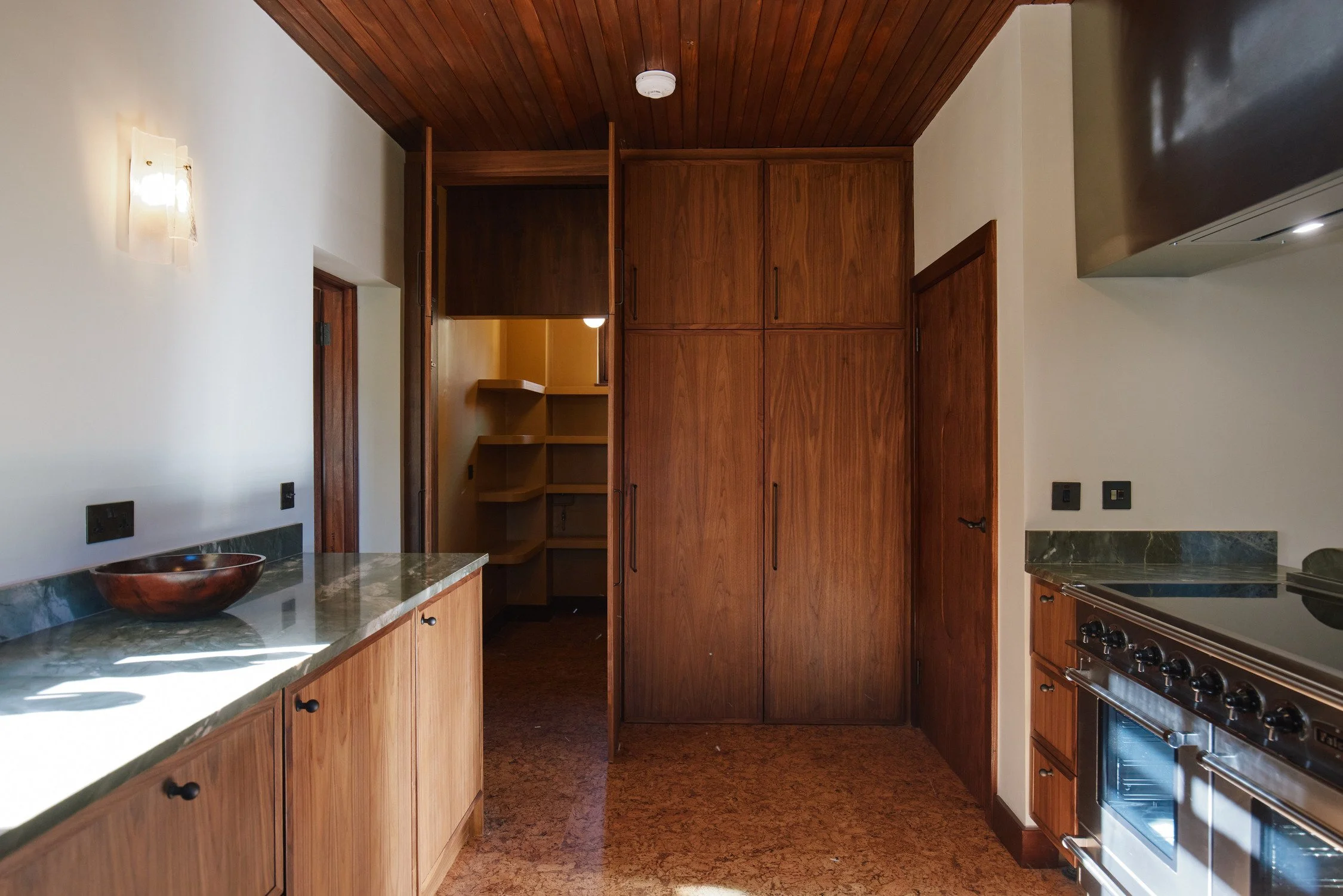 cotswolds-midcentury-california-location-house-filming-photoshoots-events-kitchen-teak-cupboards.jpg