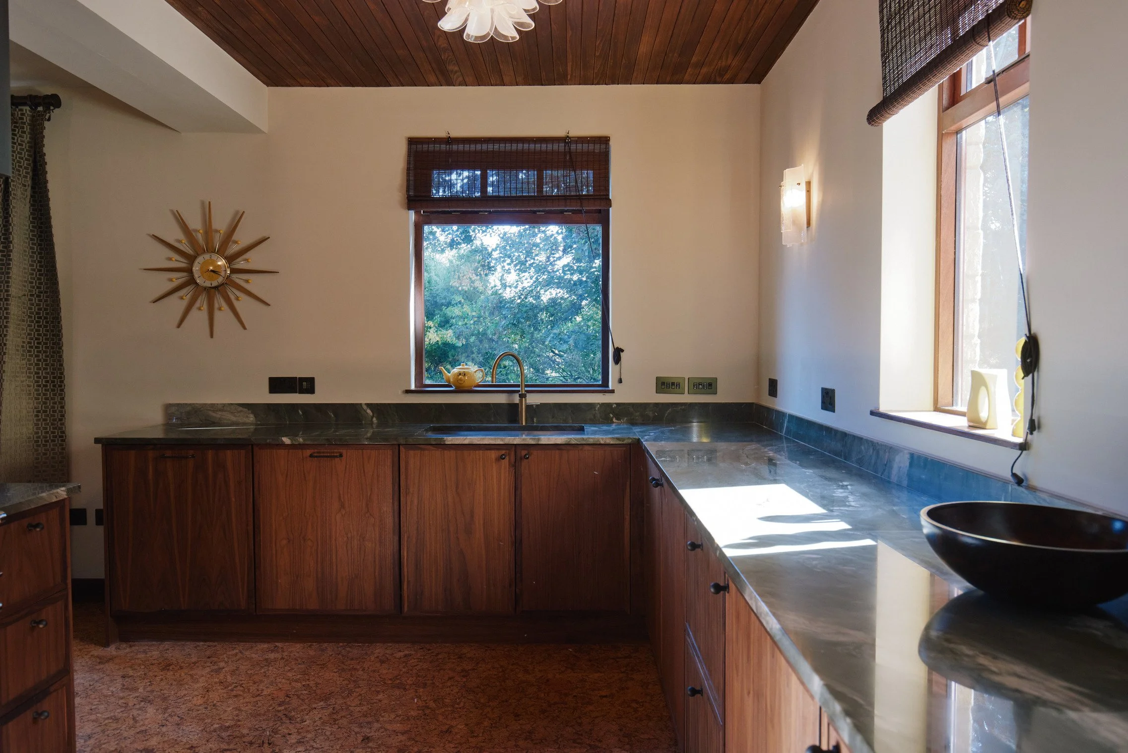 cotswolds-midcentury-california-location-house-filming-photoshoots-events-kitchen.jpg