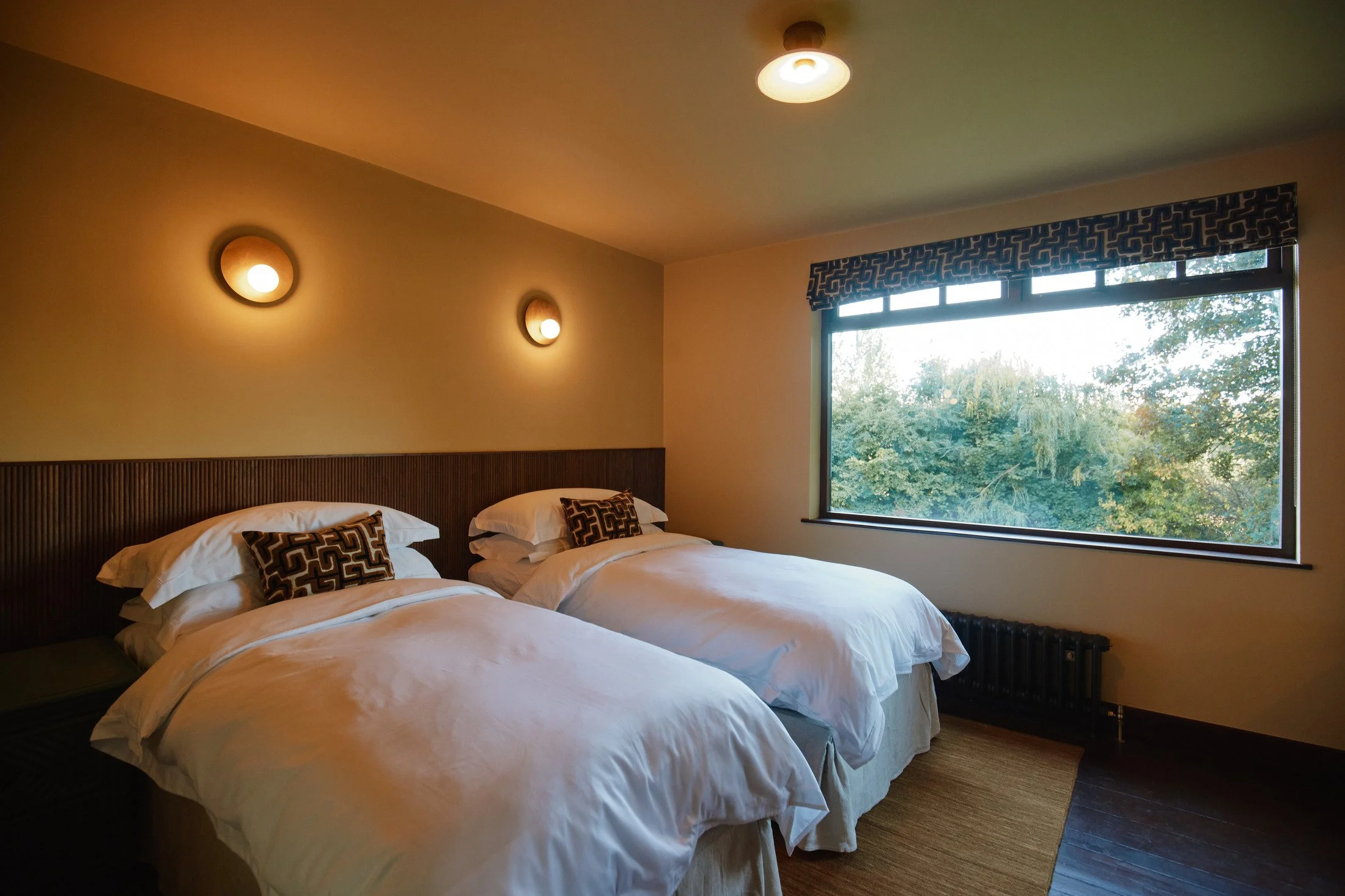 cotswolds-midcentury-california-location-house-filming-photoshoots-events-single-beds.jpg