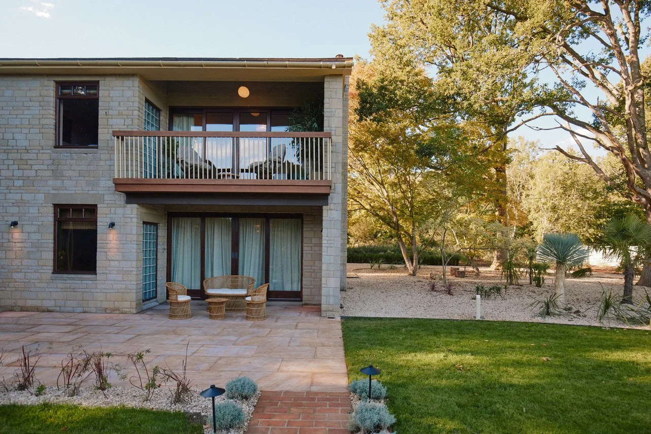 cotswolds-midcentury-california-location-house-filming-photoshoots-events-balcony.jpg