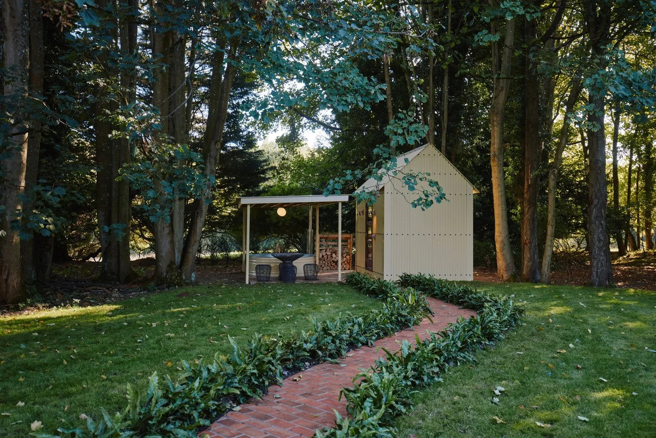 cotswolds-midcentury-california-location-house-filming-photoshoots-events-outdoor-sauna.jpg