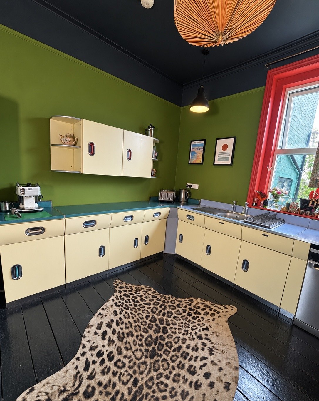 margate-retro-1930s-location-house-filming-photoshoots-kitchen.jpg