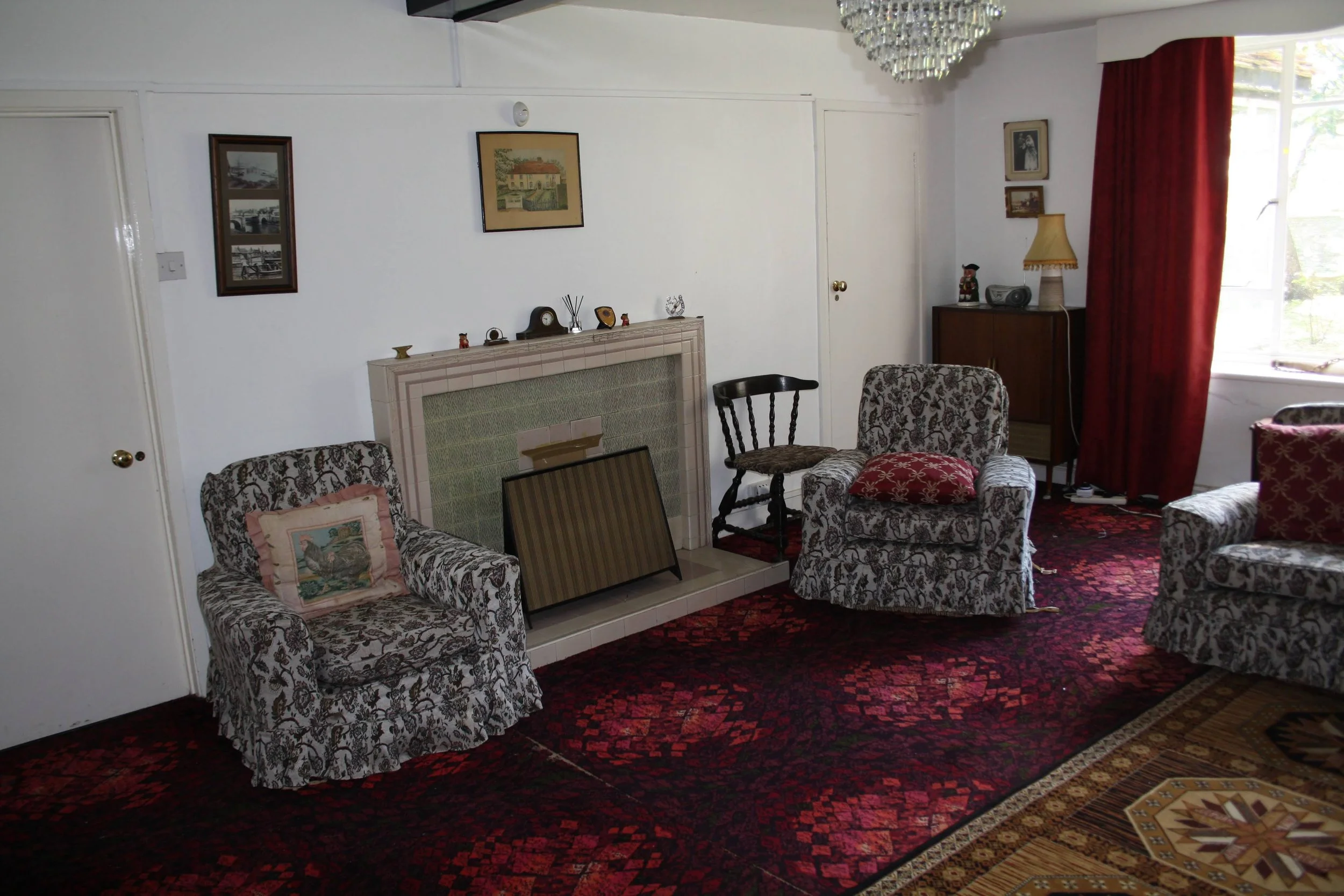 kent-16th-century-farmhouse-1960s-1970s-interior-decor-filming-photoshoots-chairs.jpg