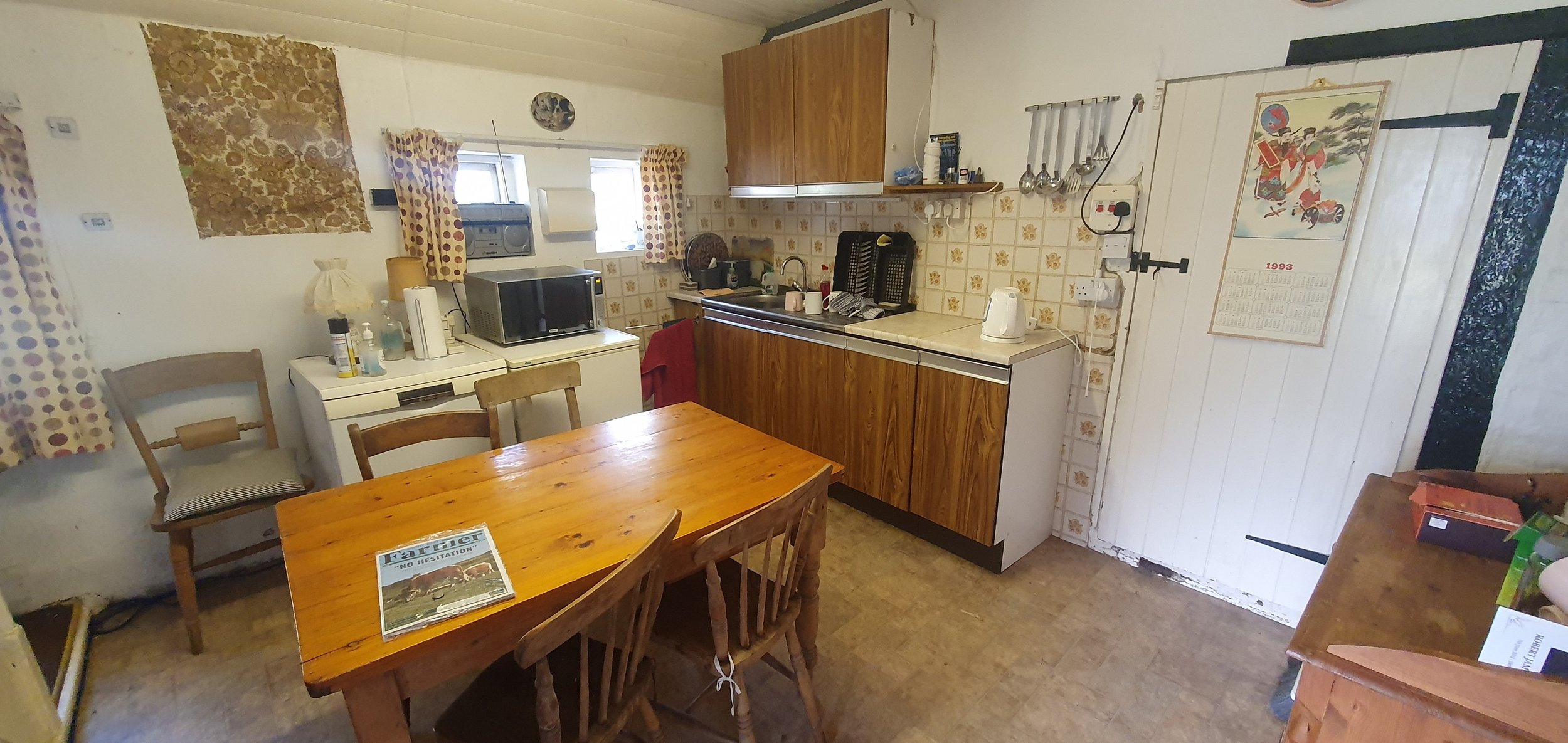 kent-16th-century-farmhouse-1960s-1970s-interior-decor-filming-photoshoots-kitchen-table.jpg
