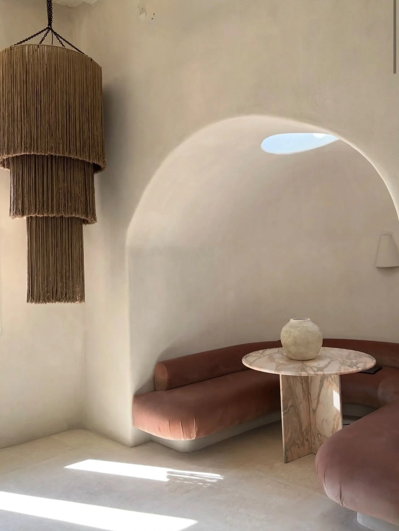 ibiza-luxury-open-plan-white-villa-filming-photoshoots-archway.jpg