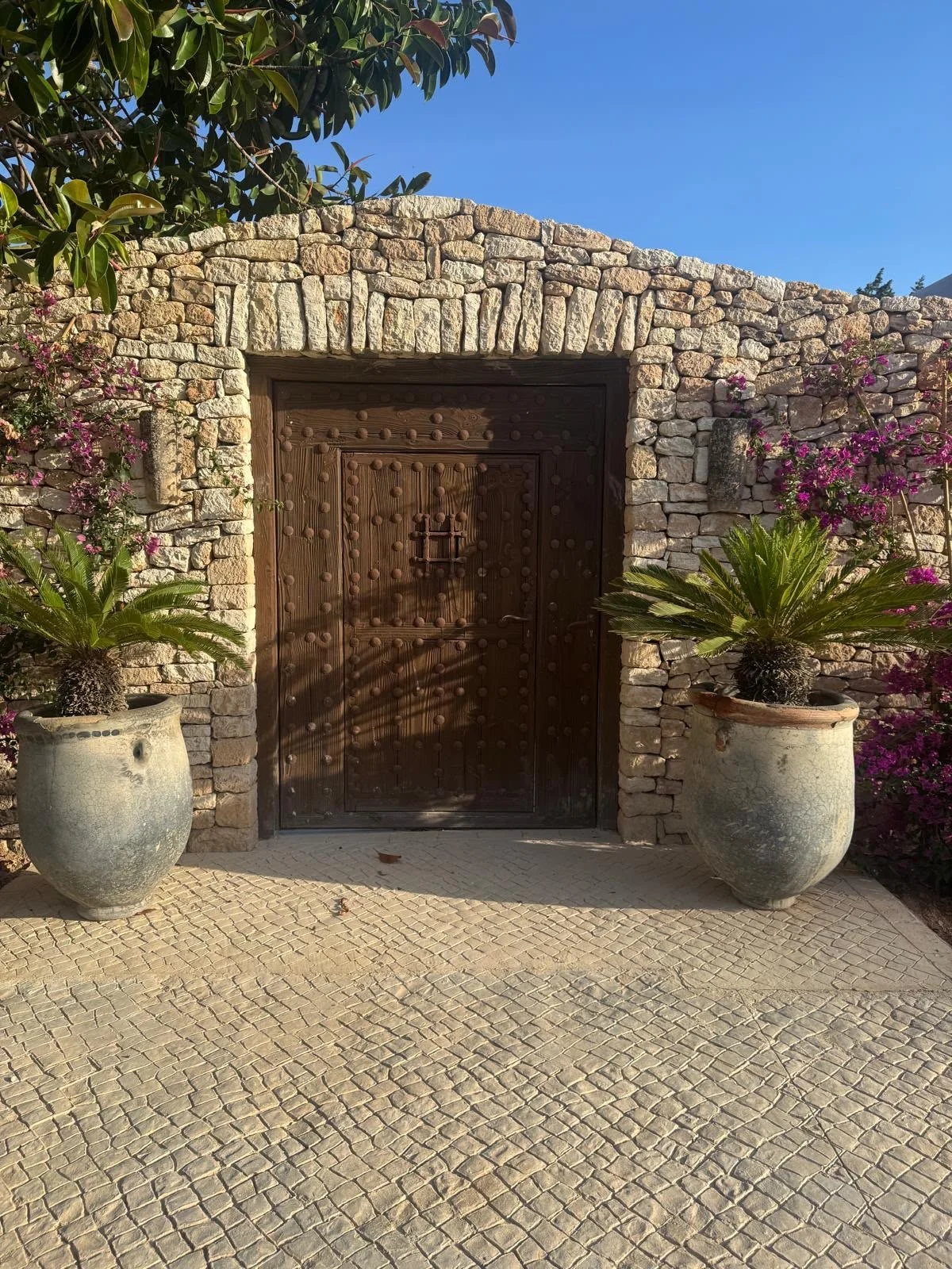 ibiza-luxury-open-plan-white-villa-filming-photoshoots-entrance.jpg